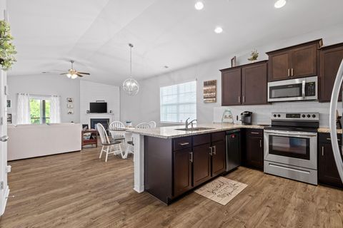 Photo of 302 Huntley Meadows Drive, Rossville, GA 30741 (MLS # 1513035)