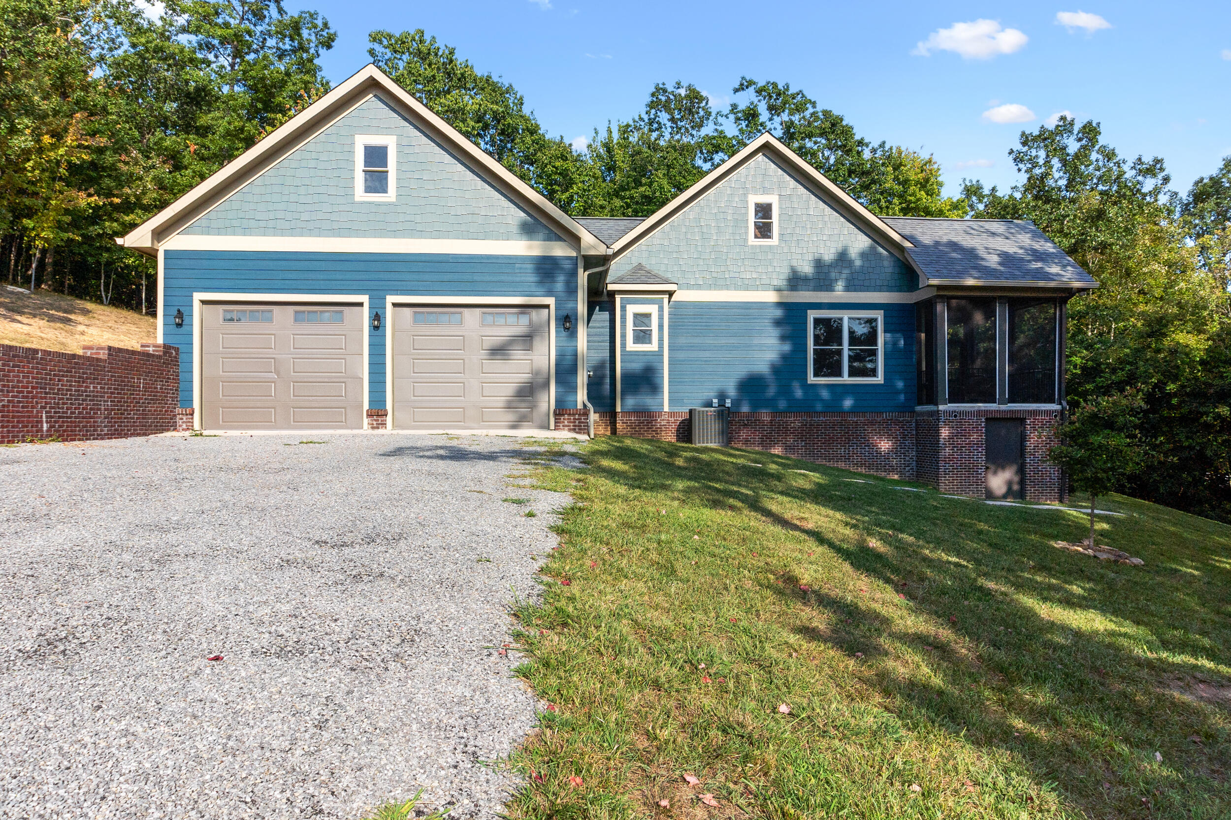 Dunlap, Tennessee 37327, United States, 3 Bedrooms Bedrooms, ,2 BathroomsBathrooms,Residential,Contingent,45589