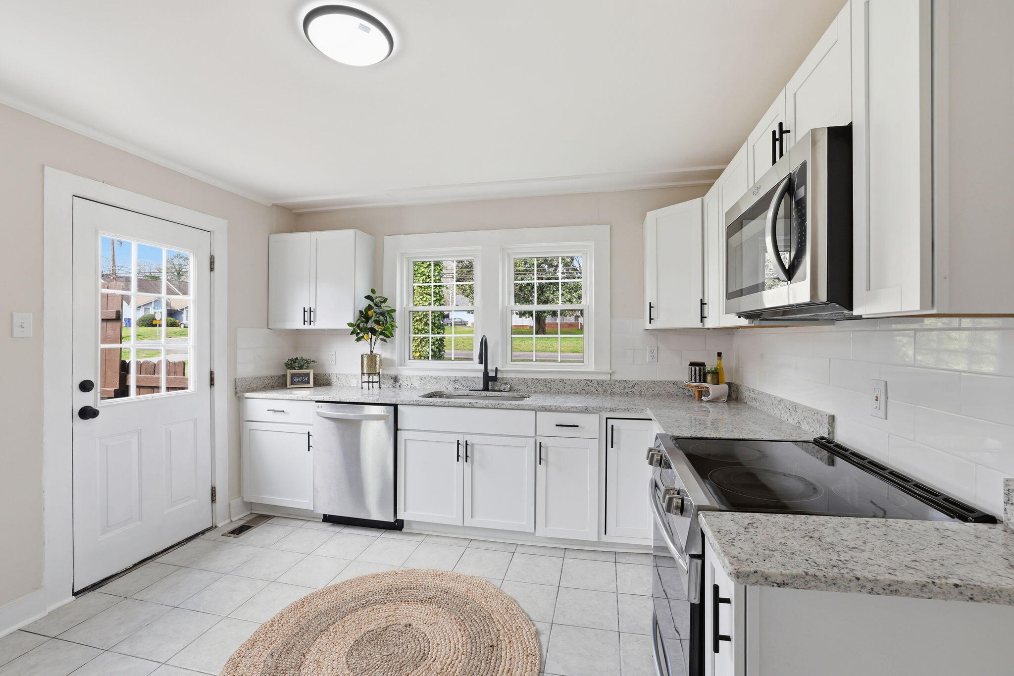 1104 Georgetown Road NW