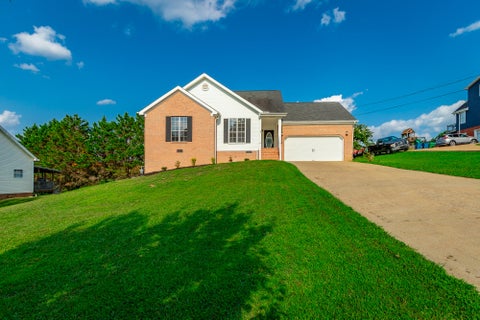 Homes For Sale - 700 Debbie Lane<br/> Catoosa County, Ringgold, GA 30736