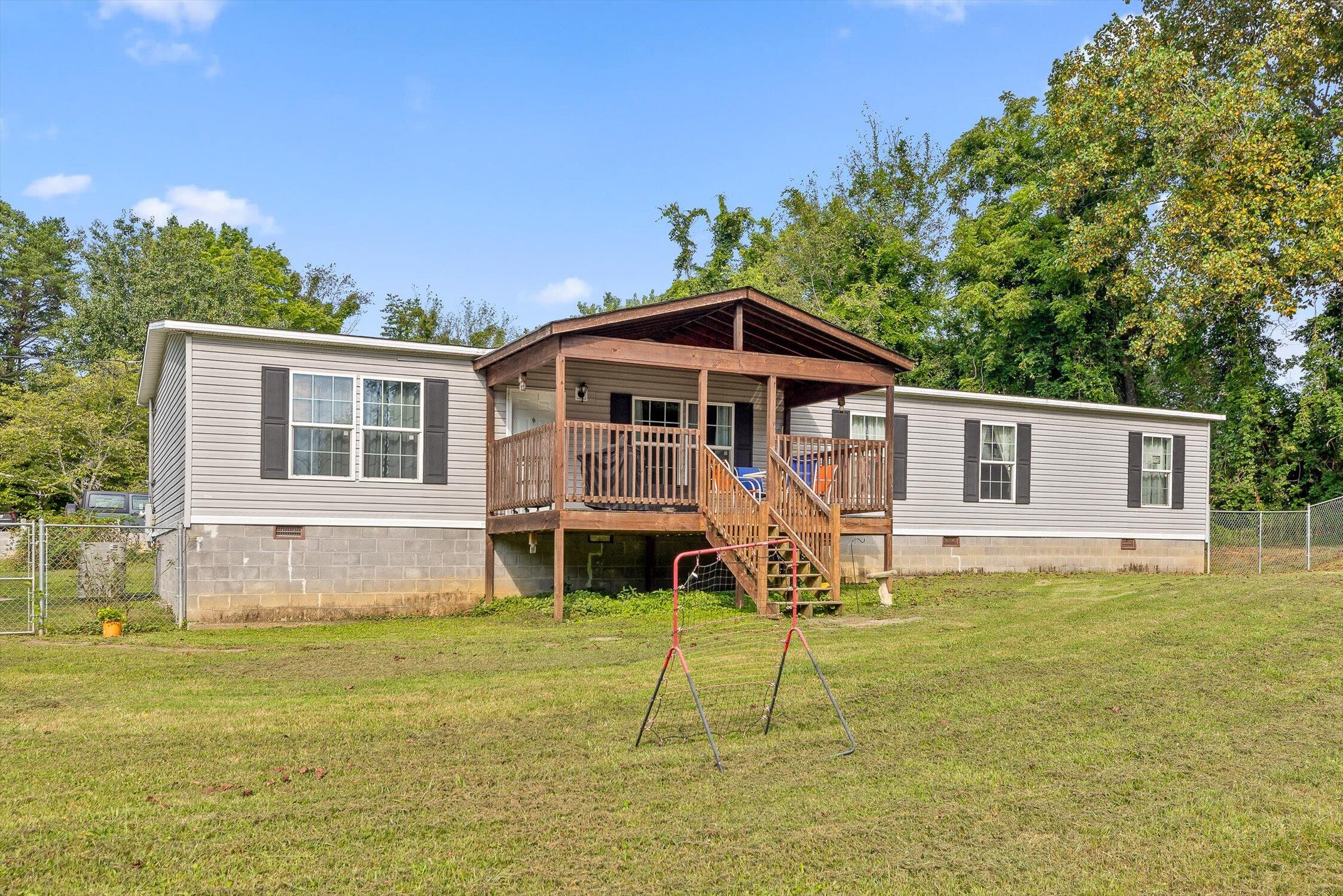 South Pittsburg, Tennessee 37380, United States, 4 Bedrooms Bedrooms, ,2 BathroomsBathrooms,Residential,Active,184988