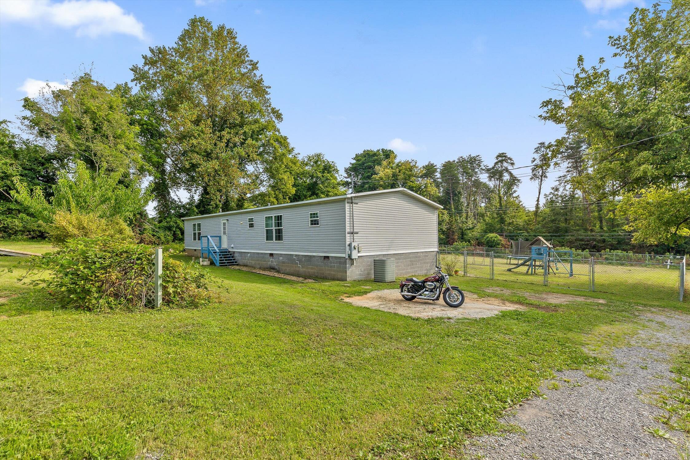 South Pittsburg, Tennessee 37380, United States, 4 Bedrooms Bedrooms, ,2 BathroomsBathrooms,Residential,Active,184988