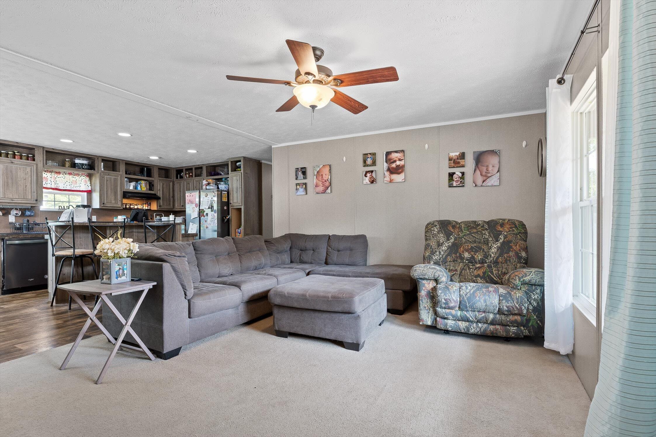 South Pittsburg, Tennessee 37380, United States, 4 Bedrooms Bedrooms, ,2 BathroomsBathrooms,Residential,Active,184988