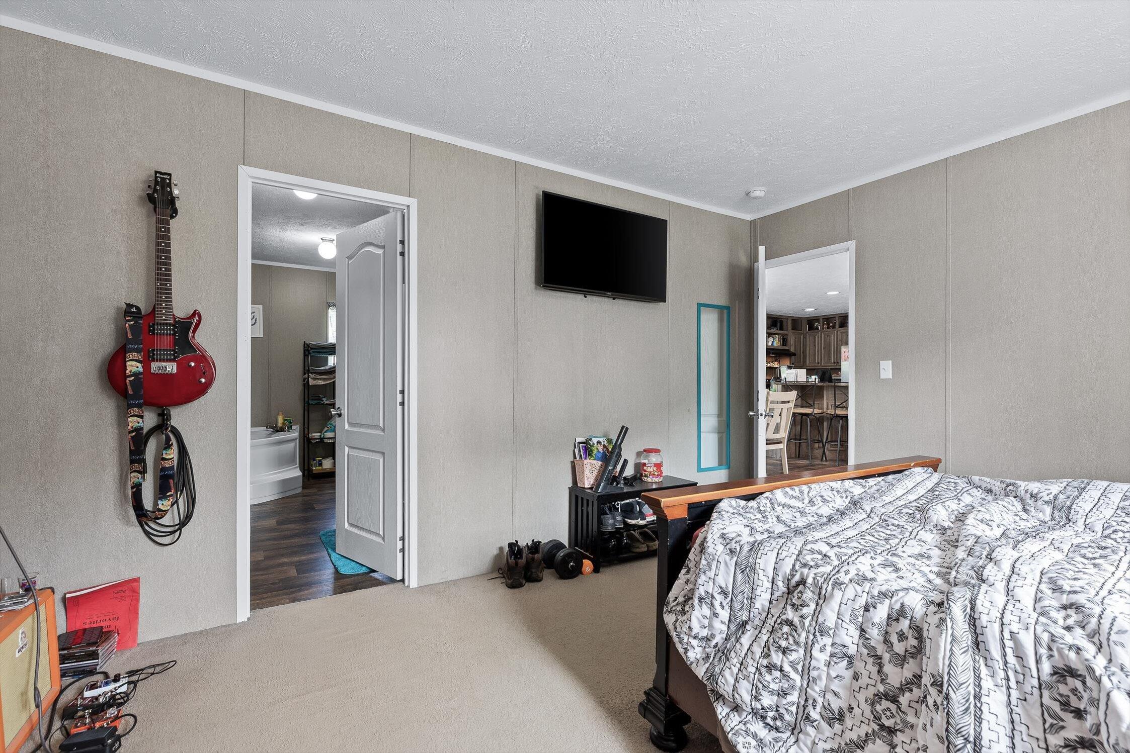 South Pittsburg, Tennessee 37380, United States, 4 Bedrooms Bedrooms, ,2 BathroomsBathrooms,Residential,Active,184988