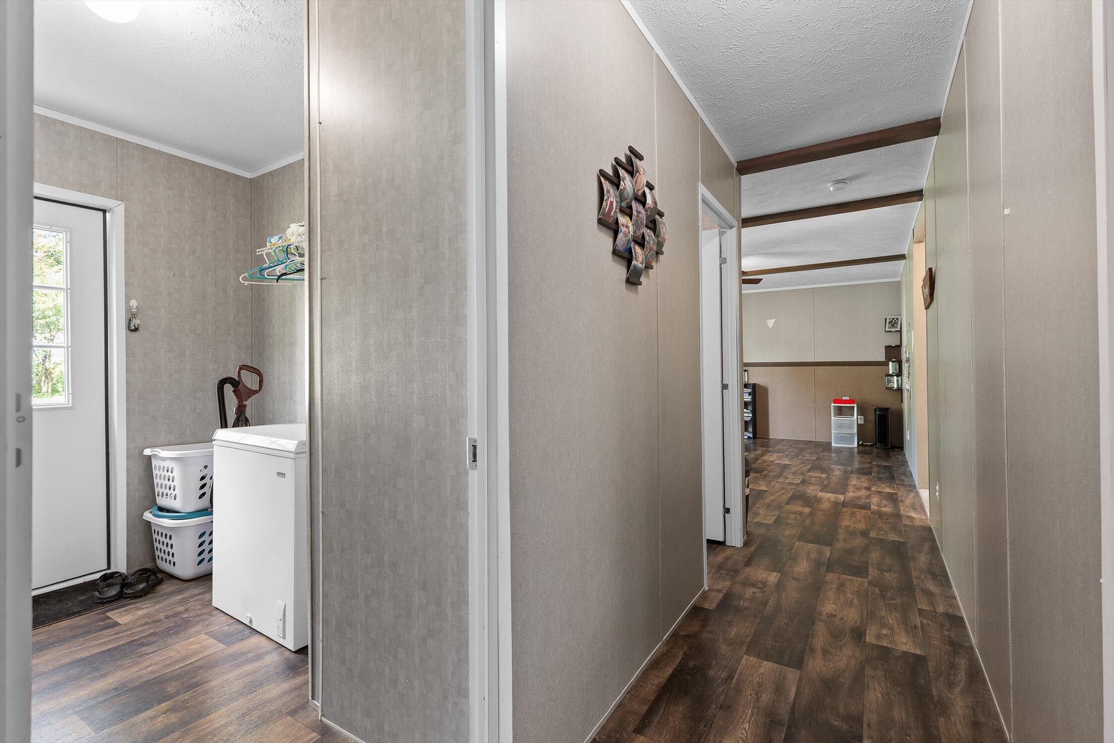 South Pittsburg, Tennessee 37380, United States, 4 Bedrooms Bedrooms, ,2 BathroomsBathrooms,Residential,Active,184988