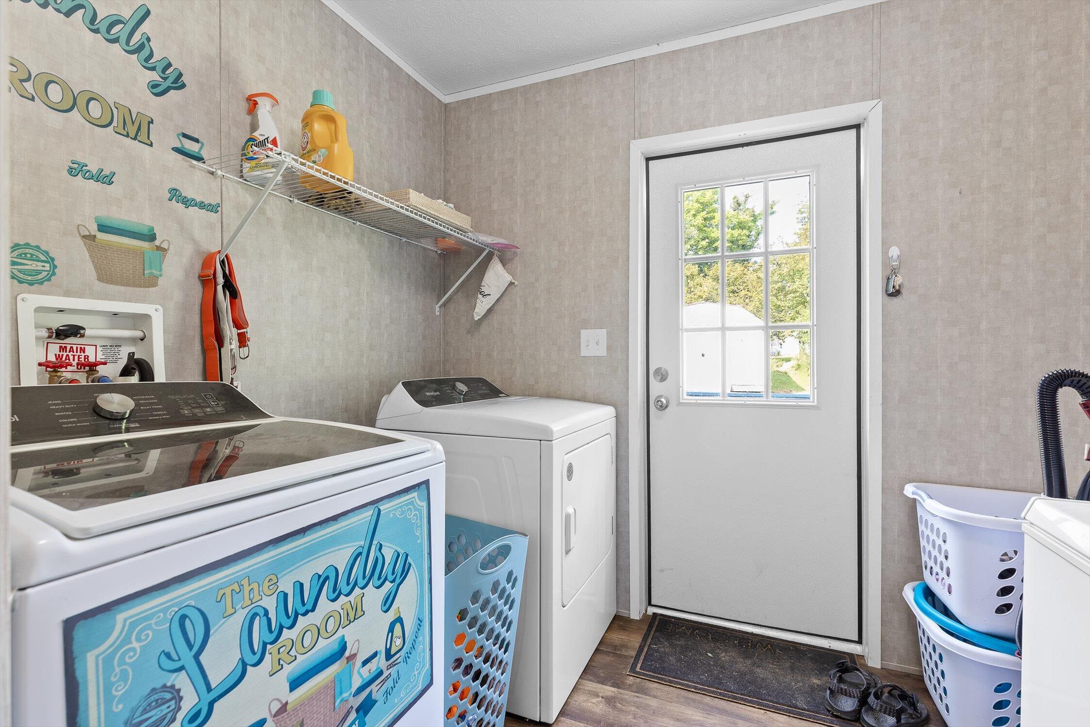 South Pittsburg, Tennessee 37380, United States, 4 Bedrooms Bedrooms, ,2 BathroomsBathrooms,Residential,Active,184988