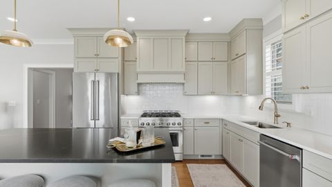 Tiny photo for 1006 Fairmount Avenue, Chattanooga, TN 37405 (MLS # 1525976)