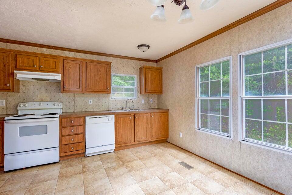 1985 Blythe Ferry Road, Dayton, Tennessee image 9