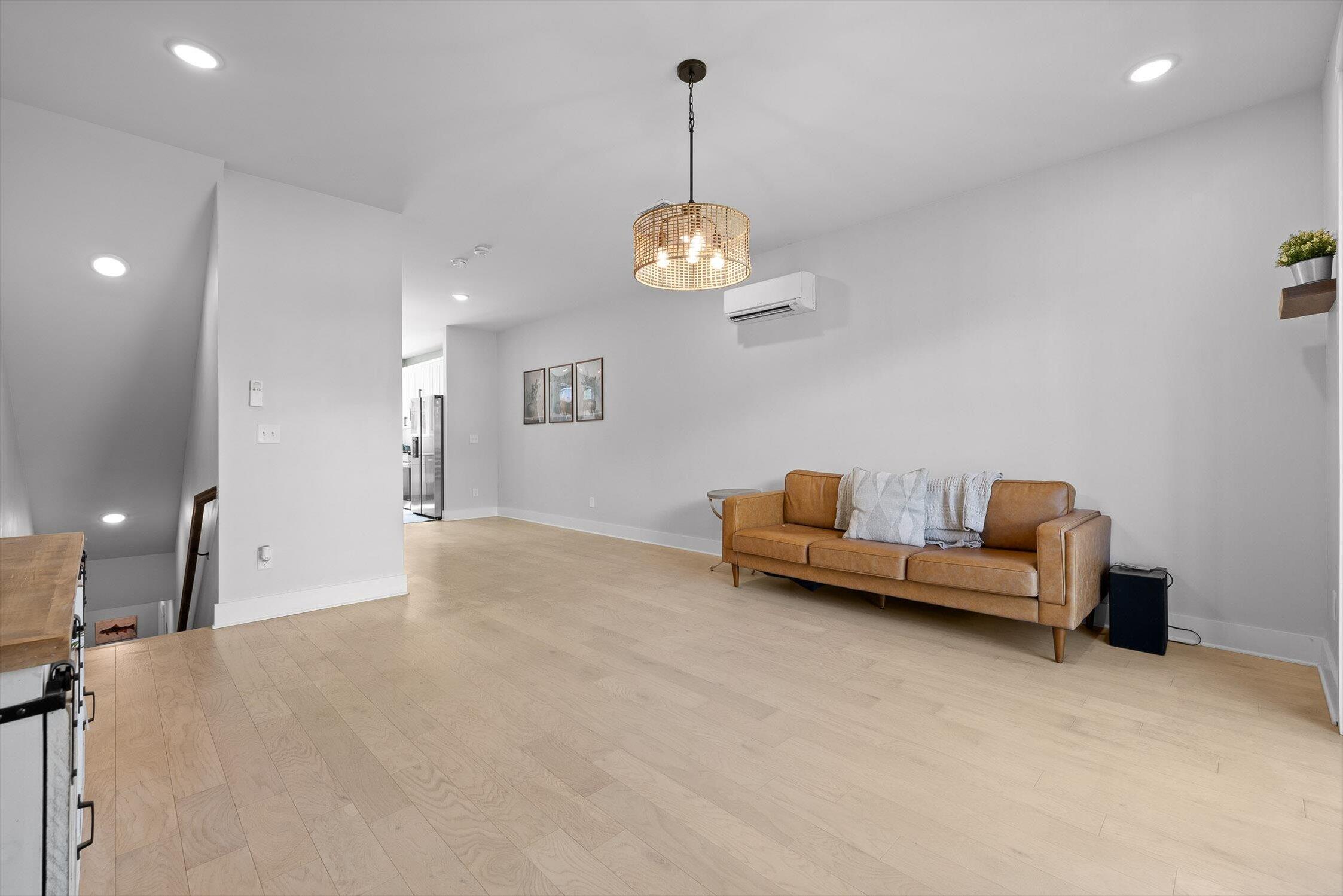 Chattanooga, Tennessee 37405, United States, 2 Bedrooms Bedrooms, ,3 BathroomsBathrooms,Residential,Active,174382