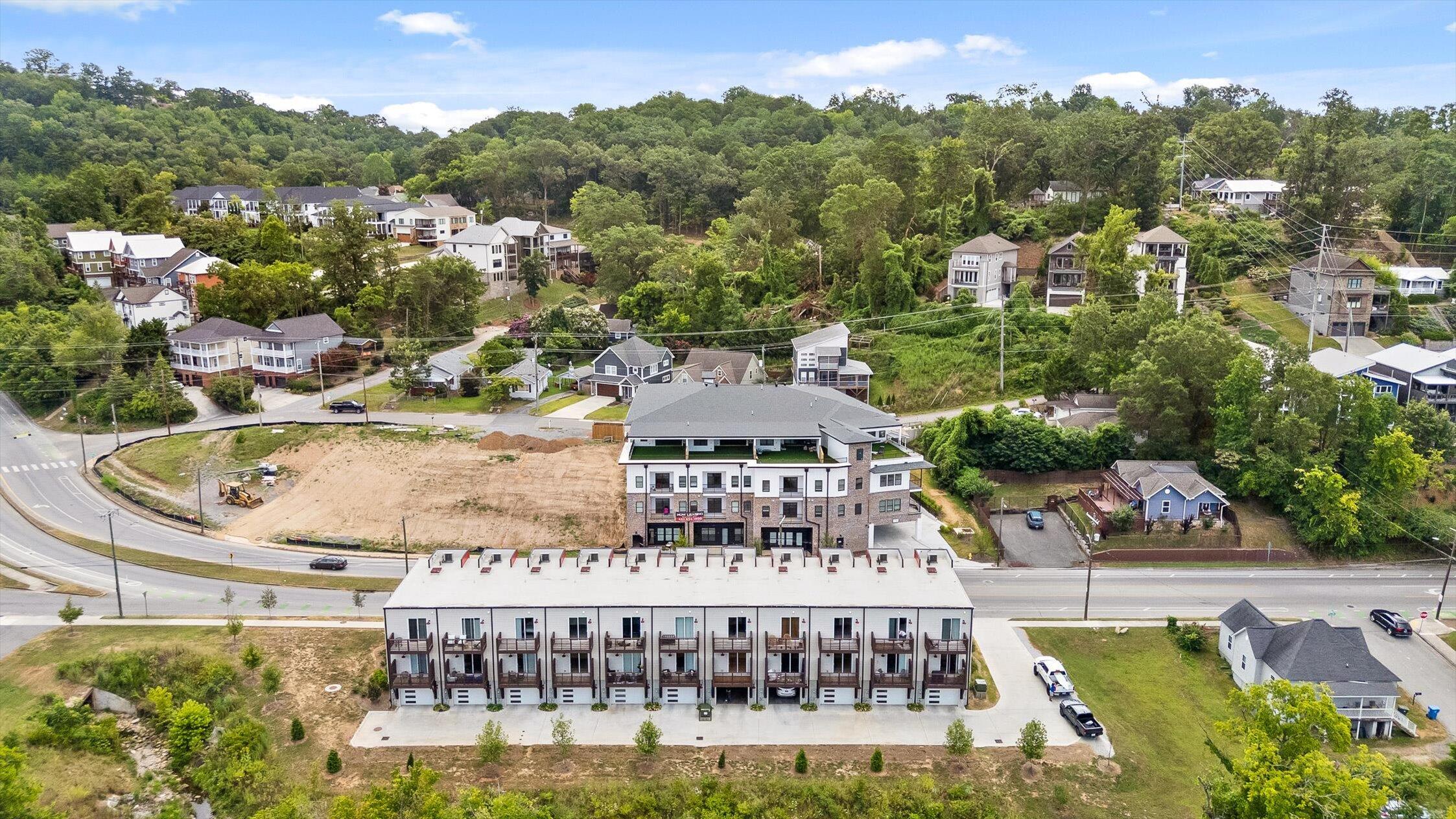 Chattanooga, Tennessee 37405, United States, 2 Bedrooms Bedrooms, ,3 BathroomsBathrooms,Residential,Active,174382