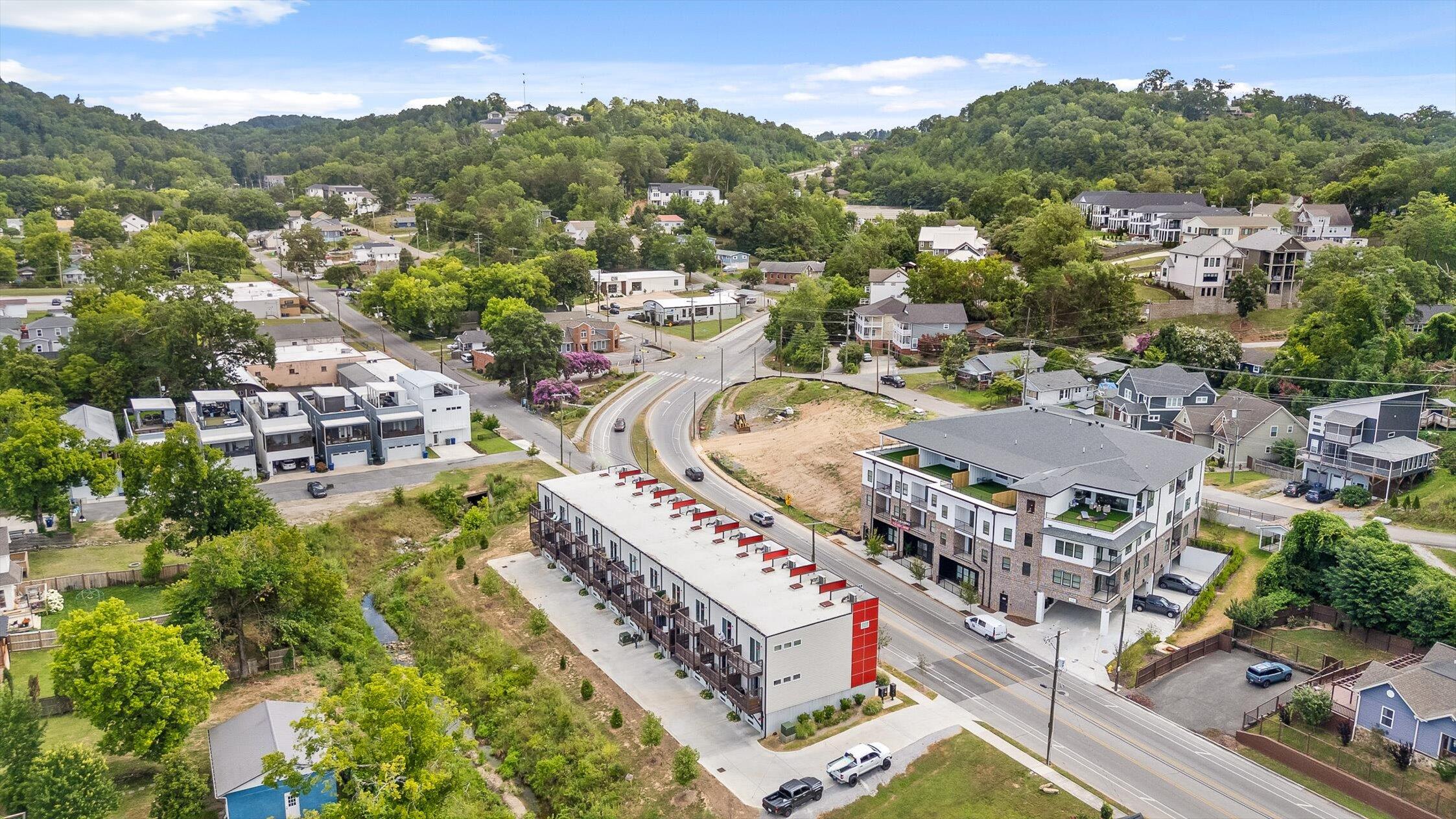 Chattanooga, Tennessee 37405, United States, 2 Bedrooms Bedrooms, ,3 BathroomsBathrooms,Residential,Active,174382