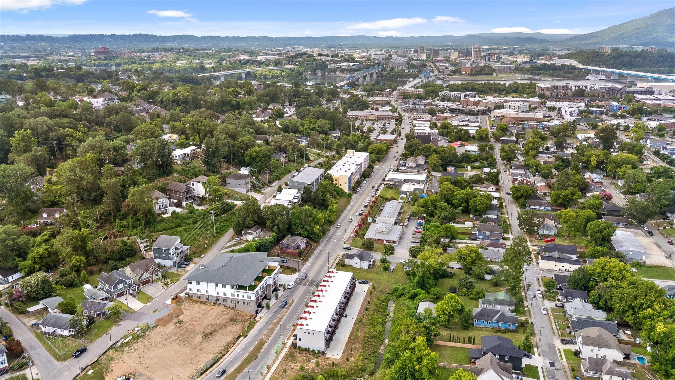 Chattanooga, Tennessee 37405, United States, 2 Bedrooms Bedrooms, ,3 BathroomsBathrooms,Residential,Active,174382