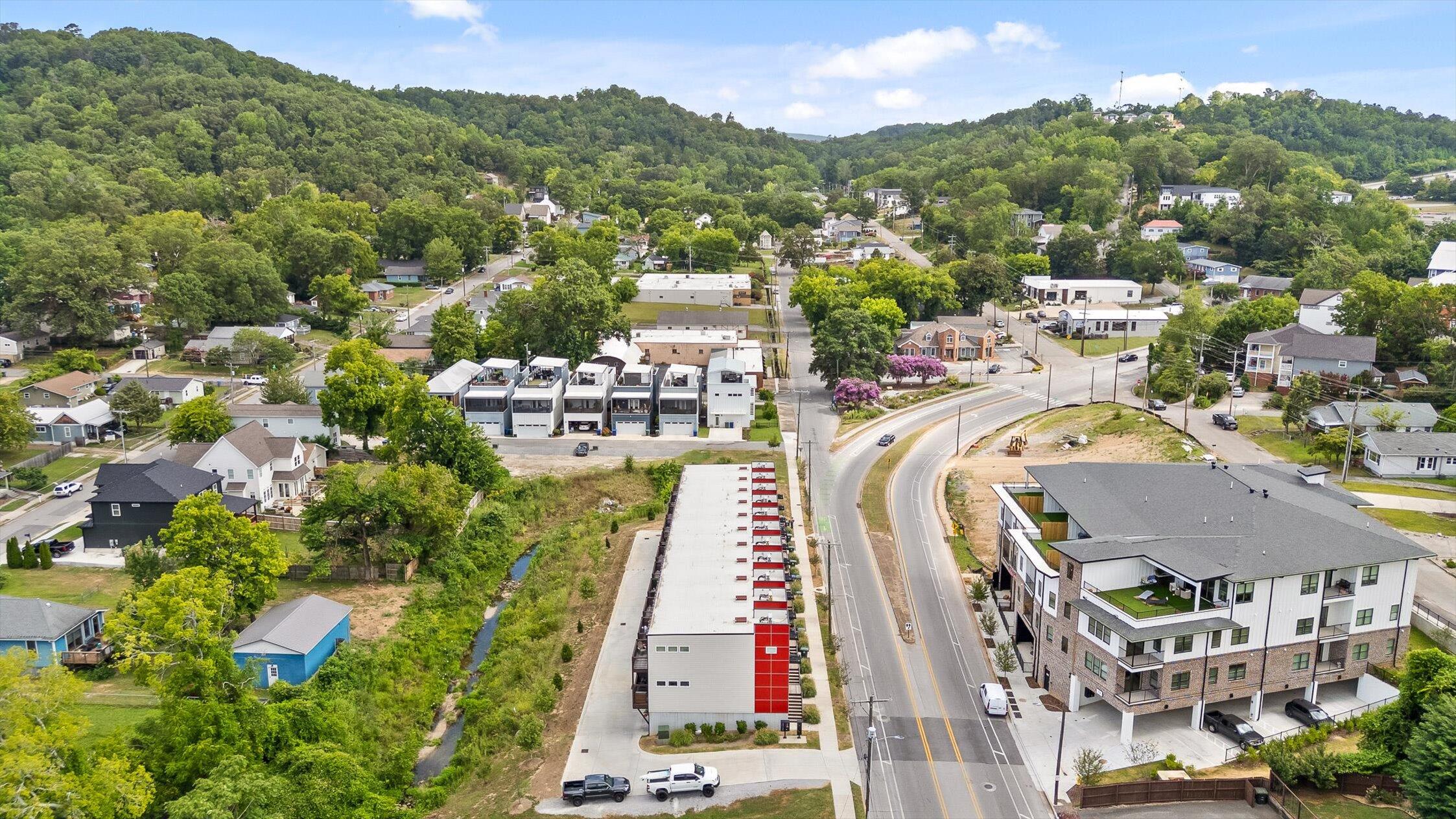 Chattanooga, Tennessee 37405, United States, 2 Bedrooms Bedrooms, ,3 BathroomsBathrooms,Residential,Active,174382