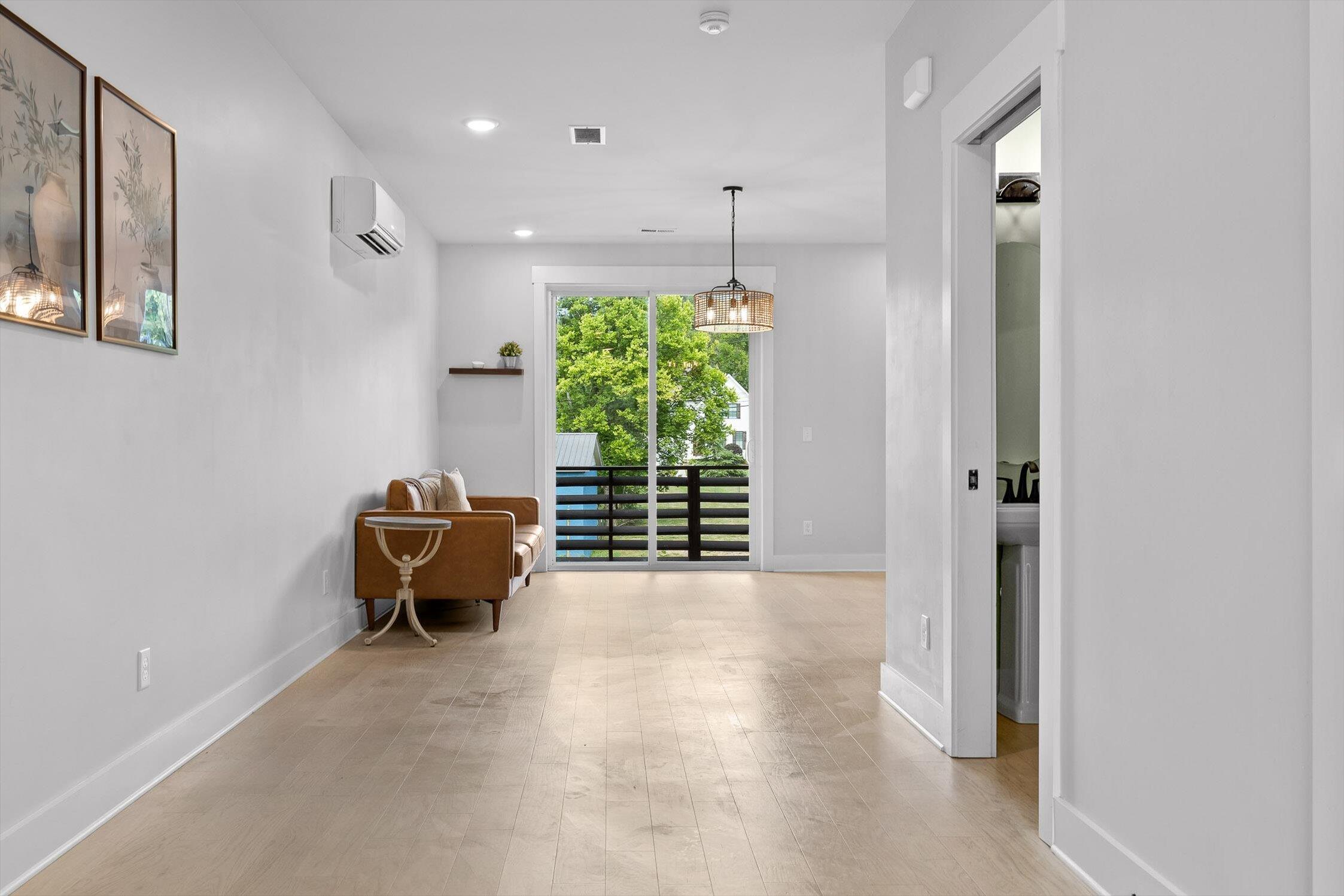 Chattanooga, Tennessee 37405, United States, 2 Bedrooms Bedrooms, ,3 BathroomsBathrooms,Residential,Active,174382