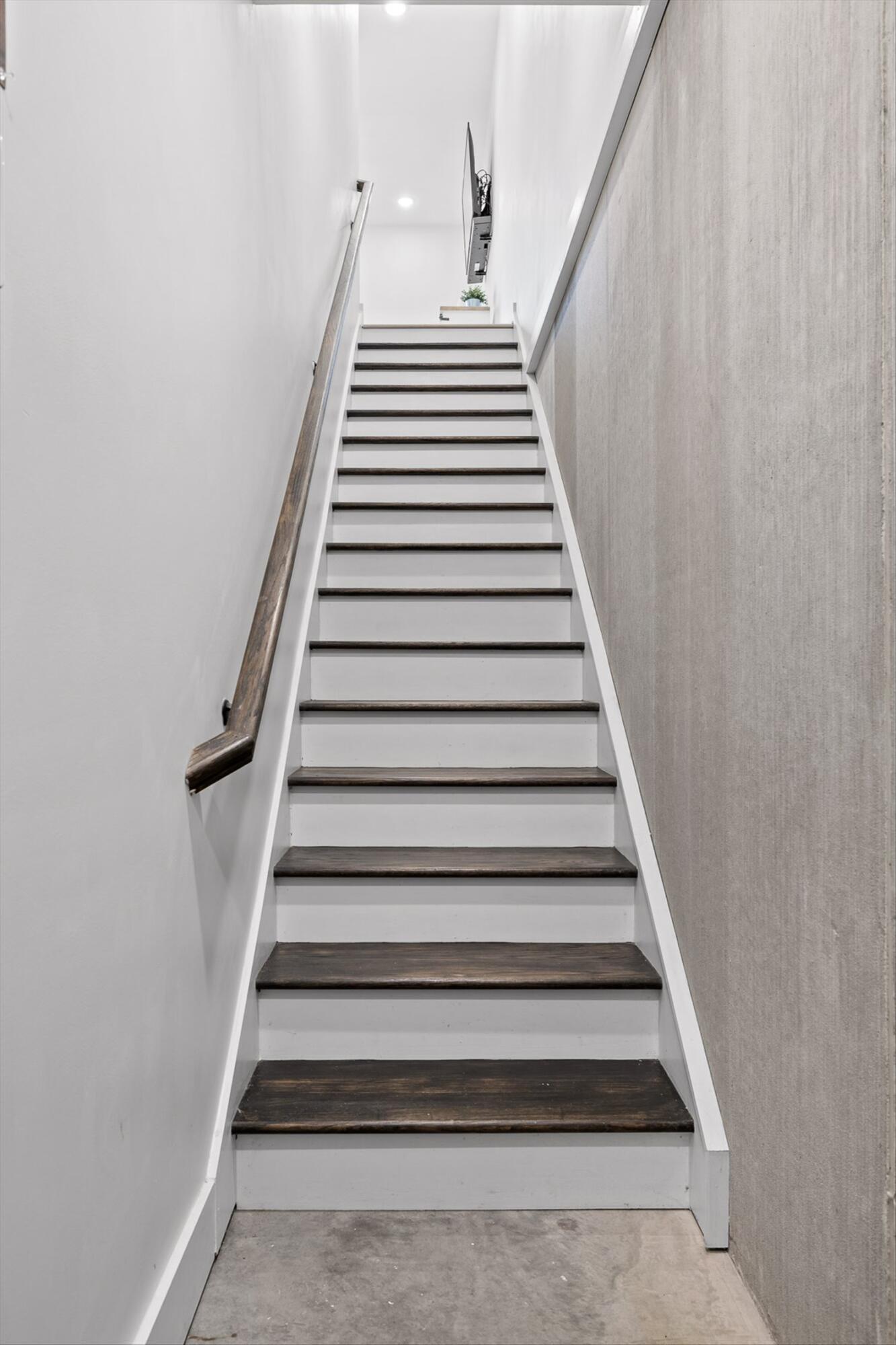 Chattanooga, Tennessee 37405, United States, 2 Bedrooms Bedrooms, ,3 BathroomsBathrooms,Residential,Active,174382