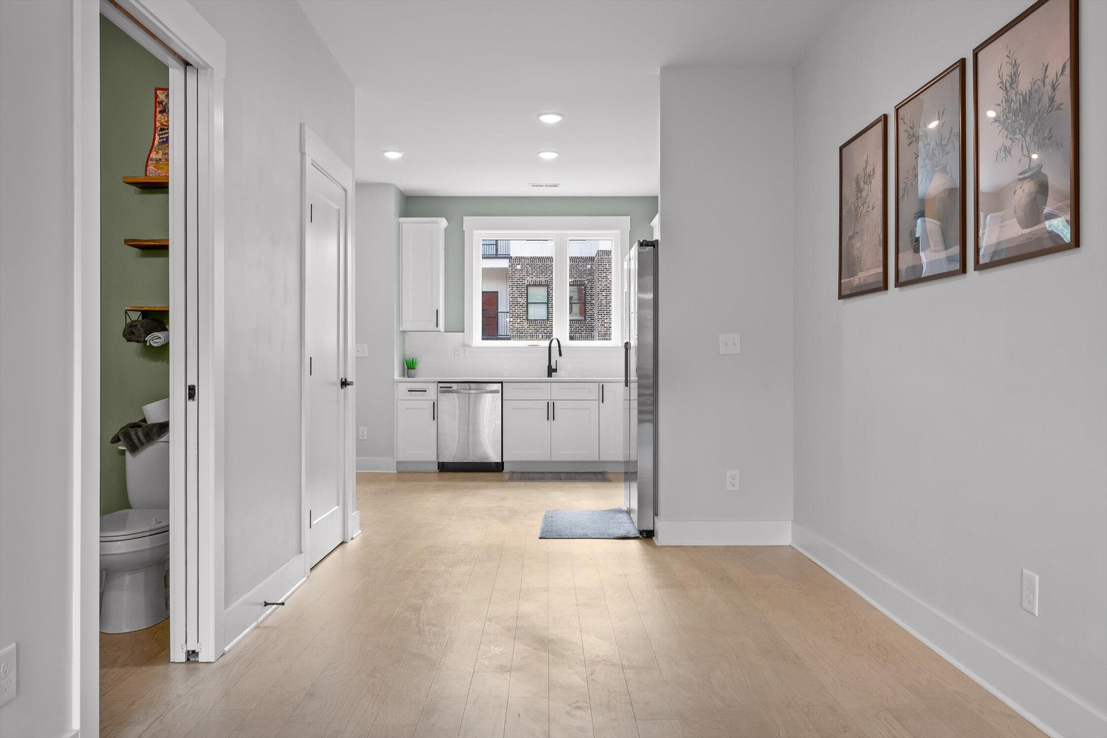 Chattanooga, Tennessee 37405, United States, 2 Bedrooms Bedrooms, ,3 BathroomsBathrooms,Residential,Active,174382