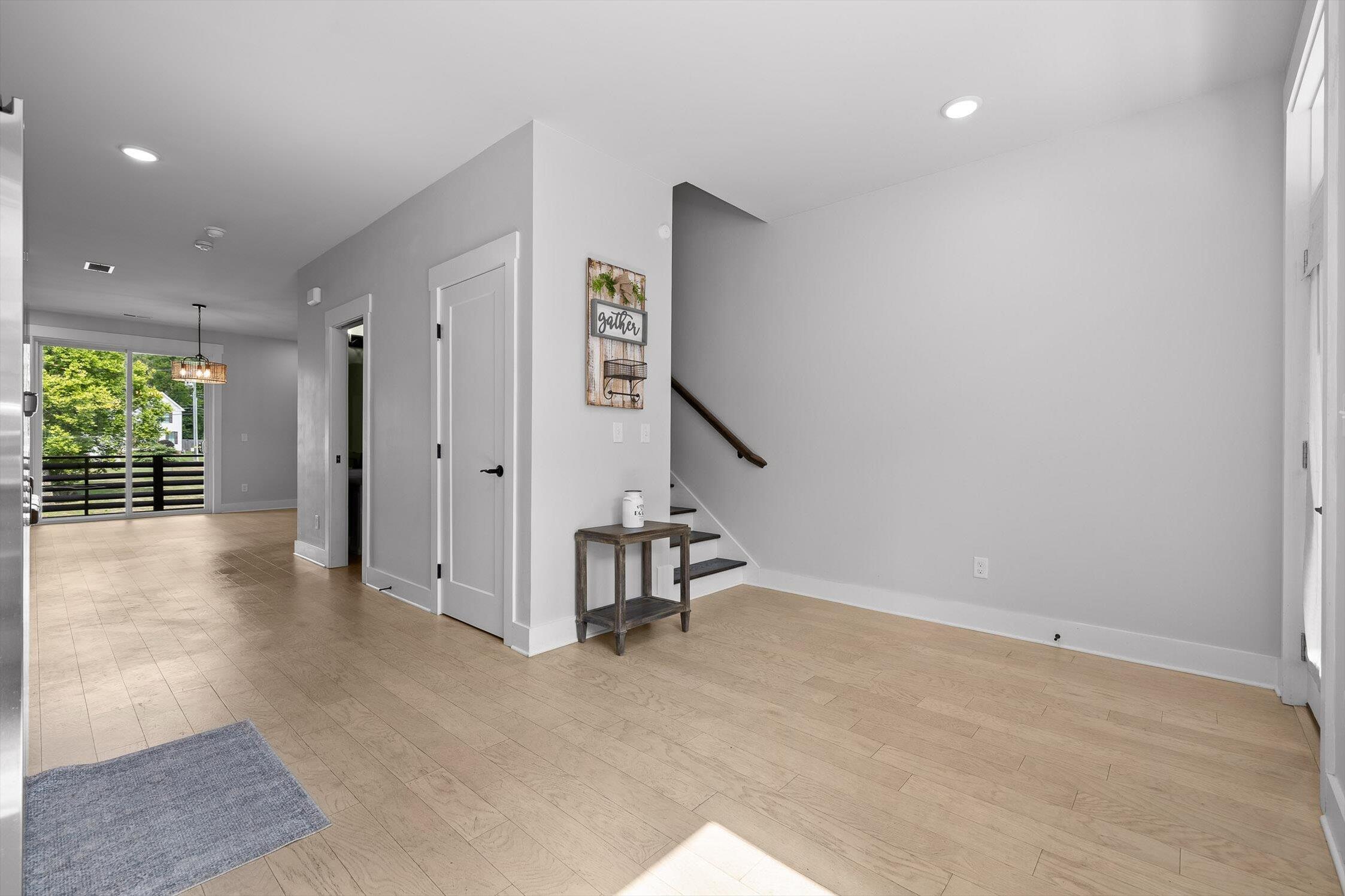 Chattanooga, Tennessee 37405, United States, 2 Bedrooms Bedrooms, ,3 BathroomsBathrooms,Residential,Active,174382