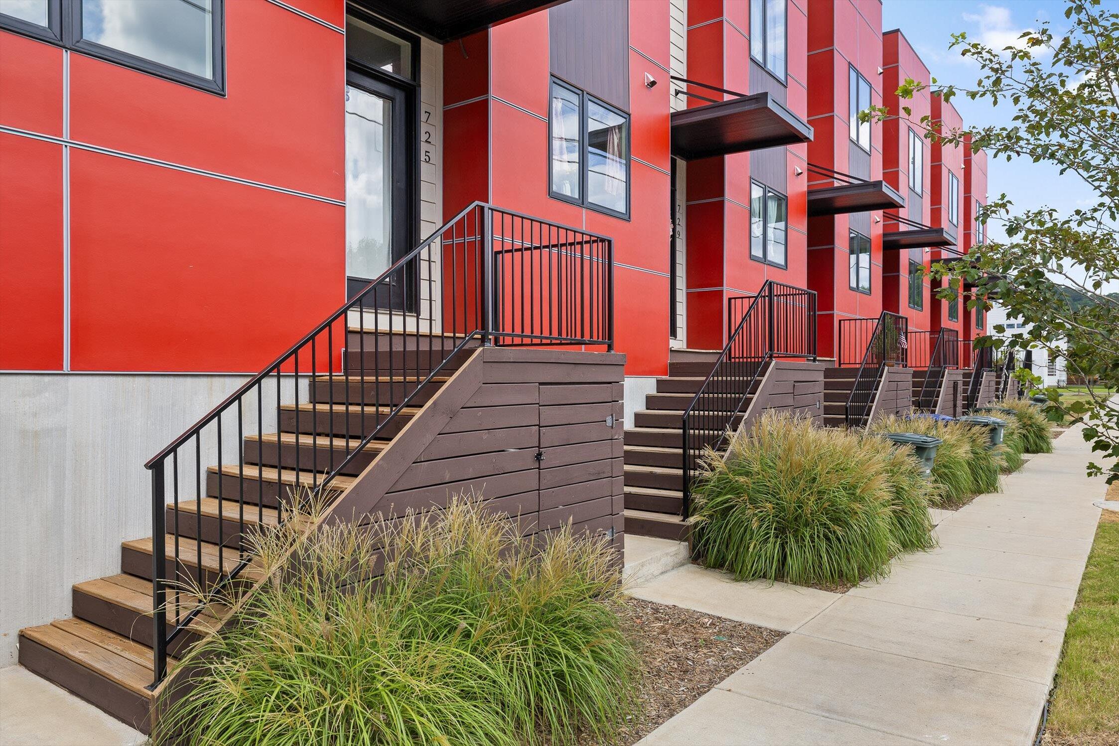 Chattanooga, Tennessee 37405, United States, 2 Bedrooms Bedrooms, ,3 BathroomsBathrooms,Residential,Active,174382