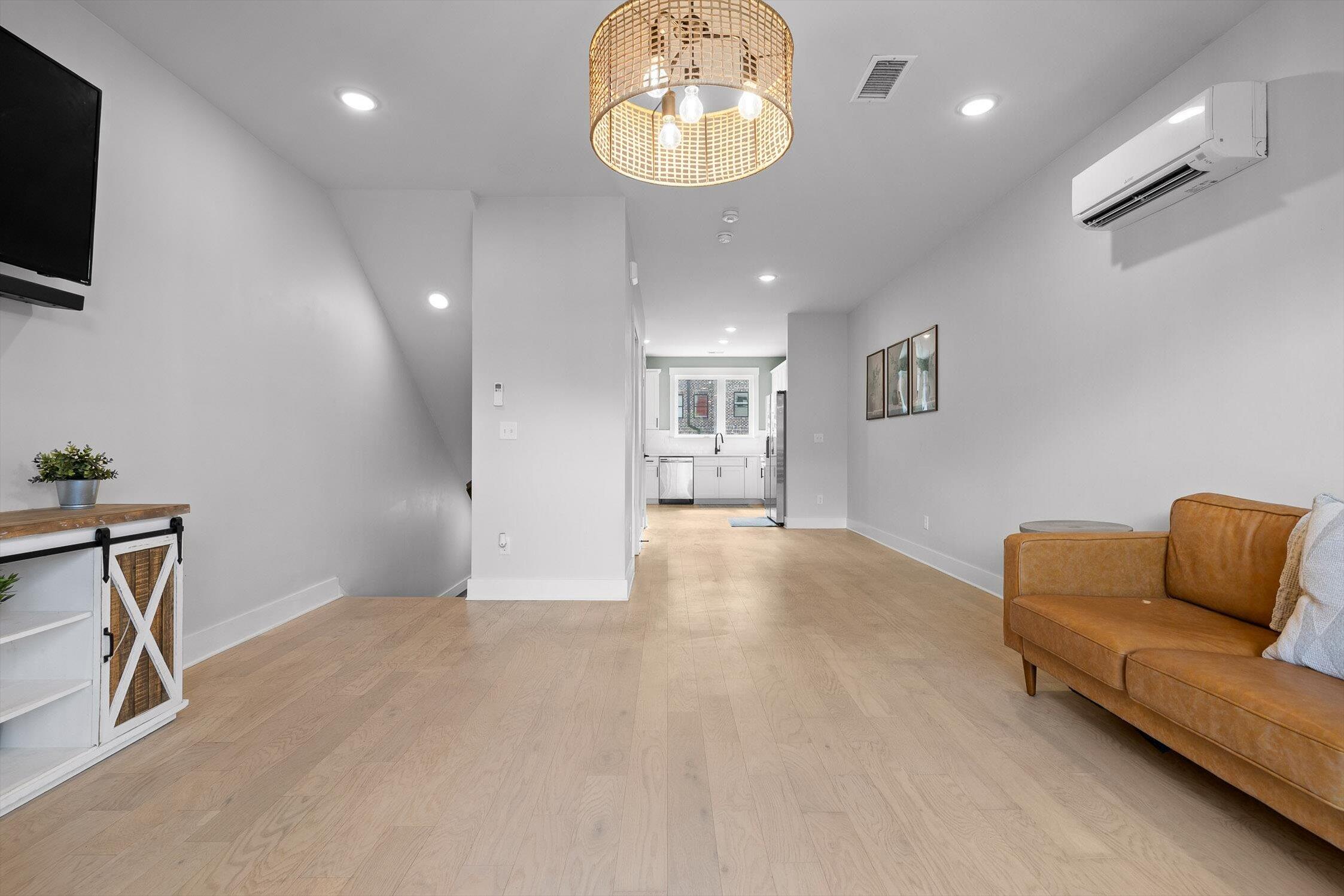 Chattanooga, Tennessee 37405, United States, 2 Bedrooms Bedrooms, ,3 BathroomsBathrooms,Residential,Active,174382