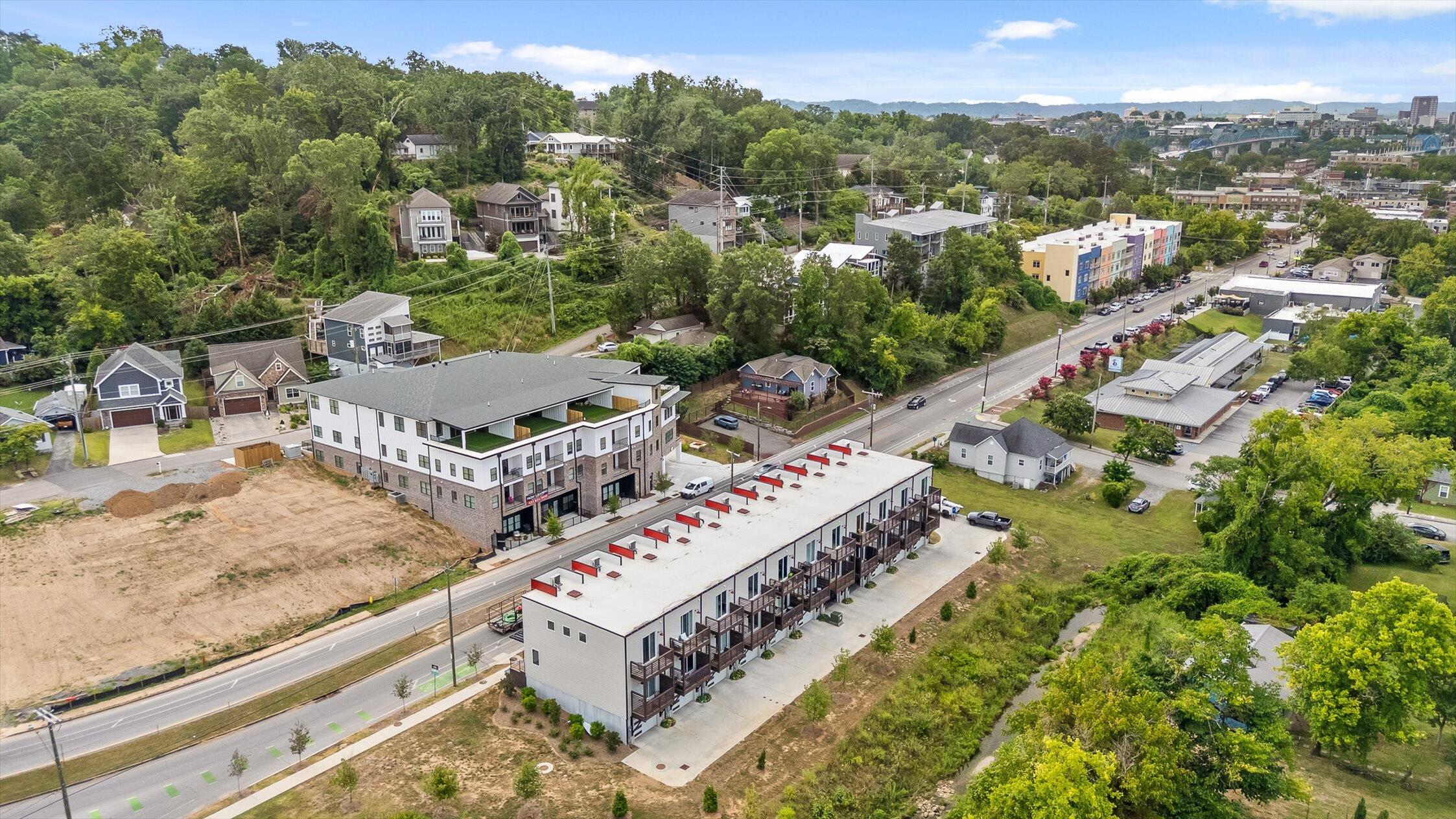 Chattanooga, Tennessee 37405, United States, 2 Bedrooms Bedrooms, ,3 BathroomsBathrooms,Residential,Active,174382