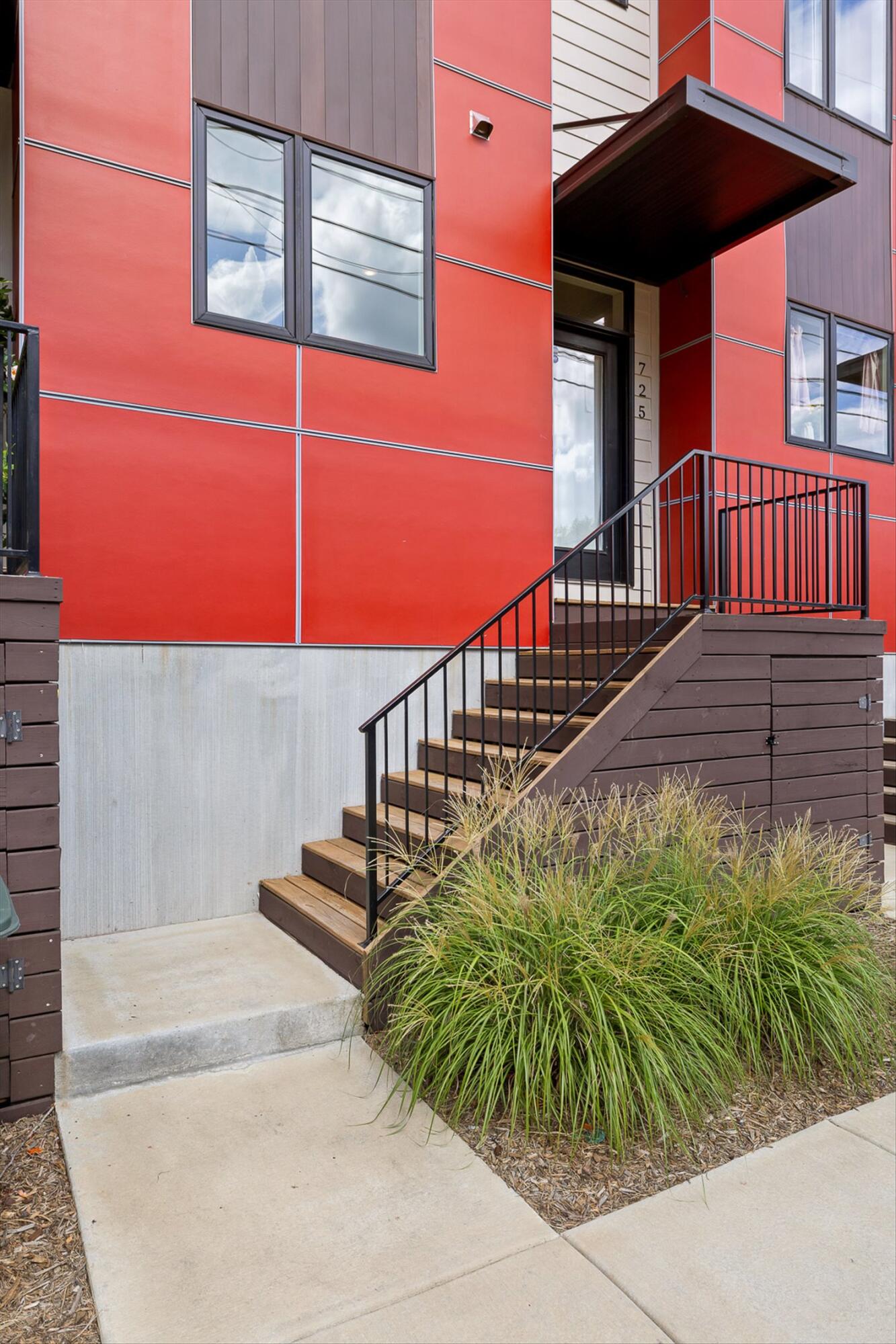 Chattanooga, Tennessee 37405, United States, 2 Bedrooms Bedrooms, ,3 BathroomsBathrooms,Residential,Active,174382