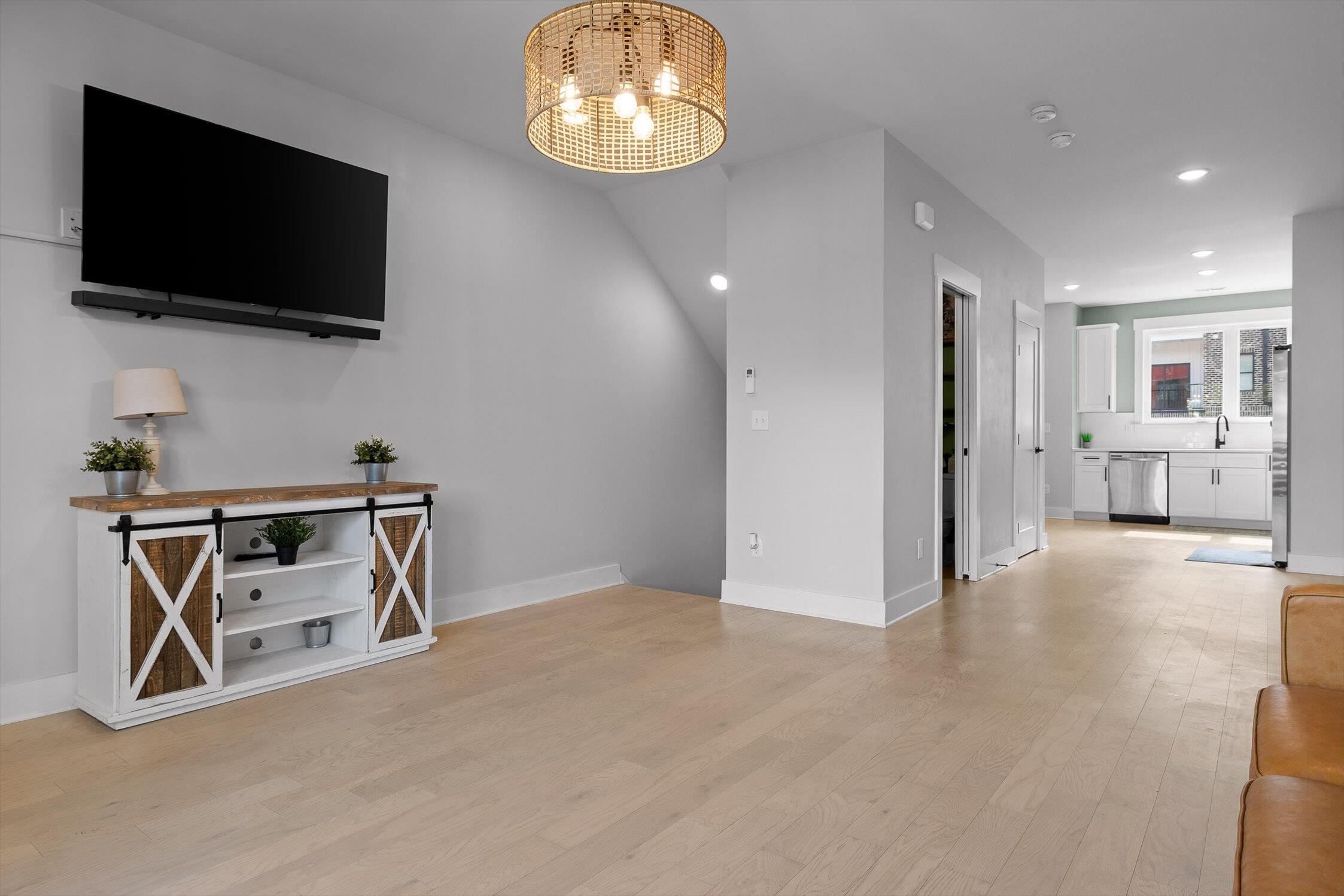 Chattanooga, Tennessee 37405, United States, 2 Bedrooms Bedrooms, ,3 BathroomsBathrooms,Residential,Active,174382