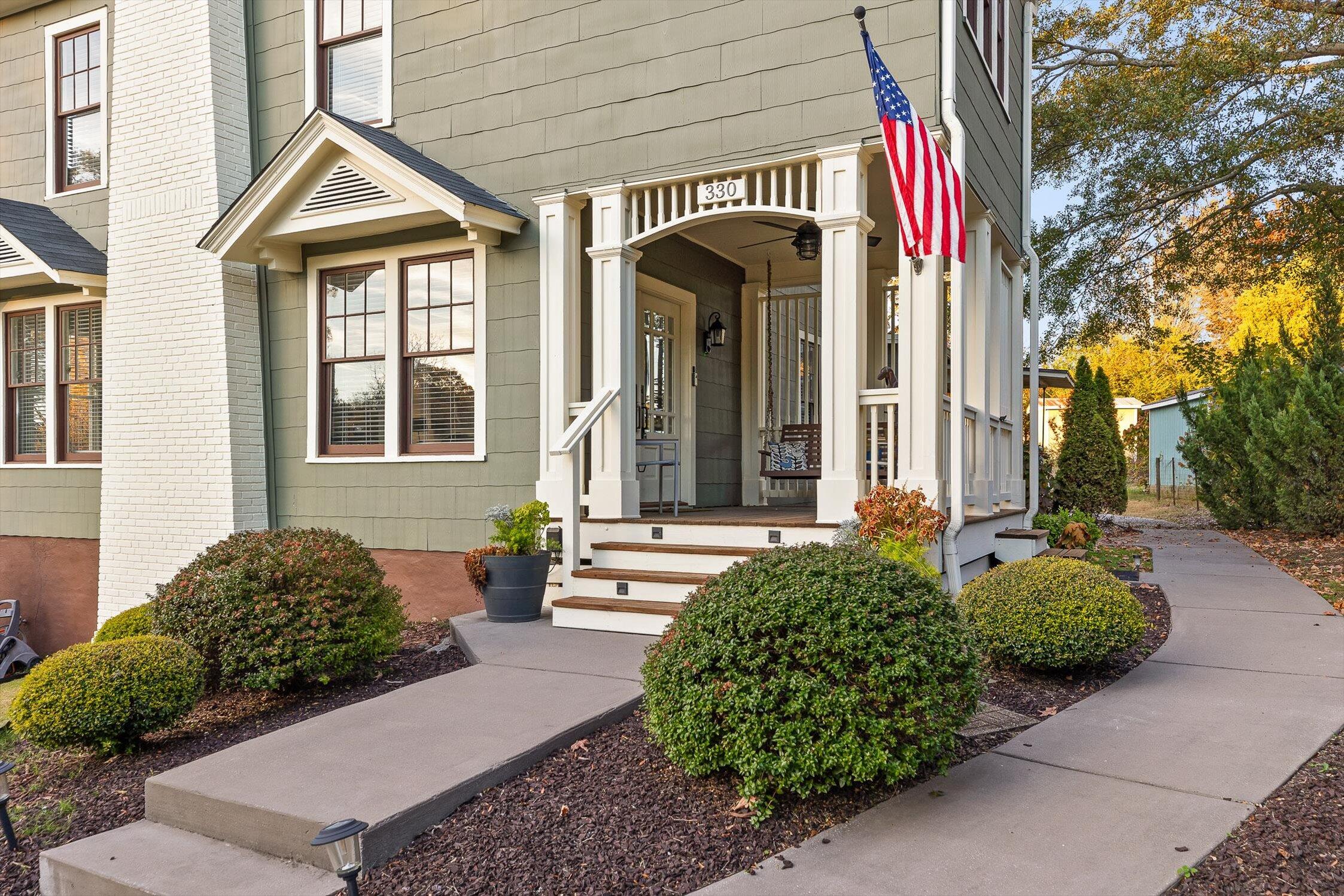 Chattanooga, Tennessee 37411, United States, 4 Bedrooms Bedrooms, ,3 BathroomsBathrooms,Residential,Active,239545