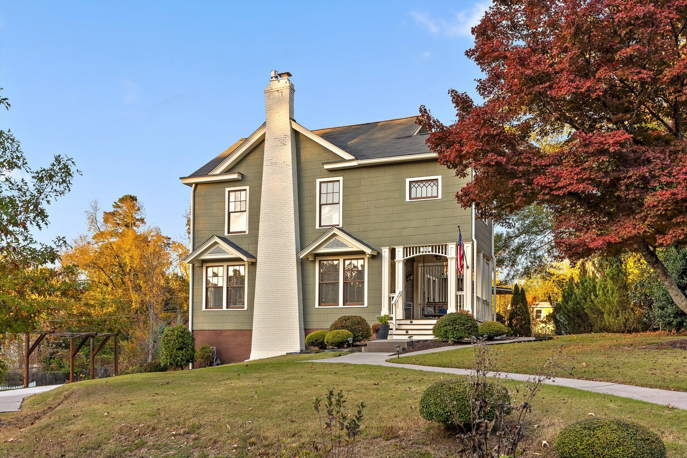 Chattanooga, Tennessee 37411, United States, 4 Bedrooms Bedrooms, ,3 BathroomsBathrooms,Residential,Active,239545