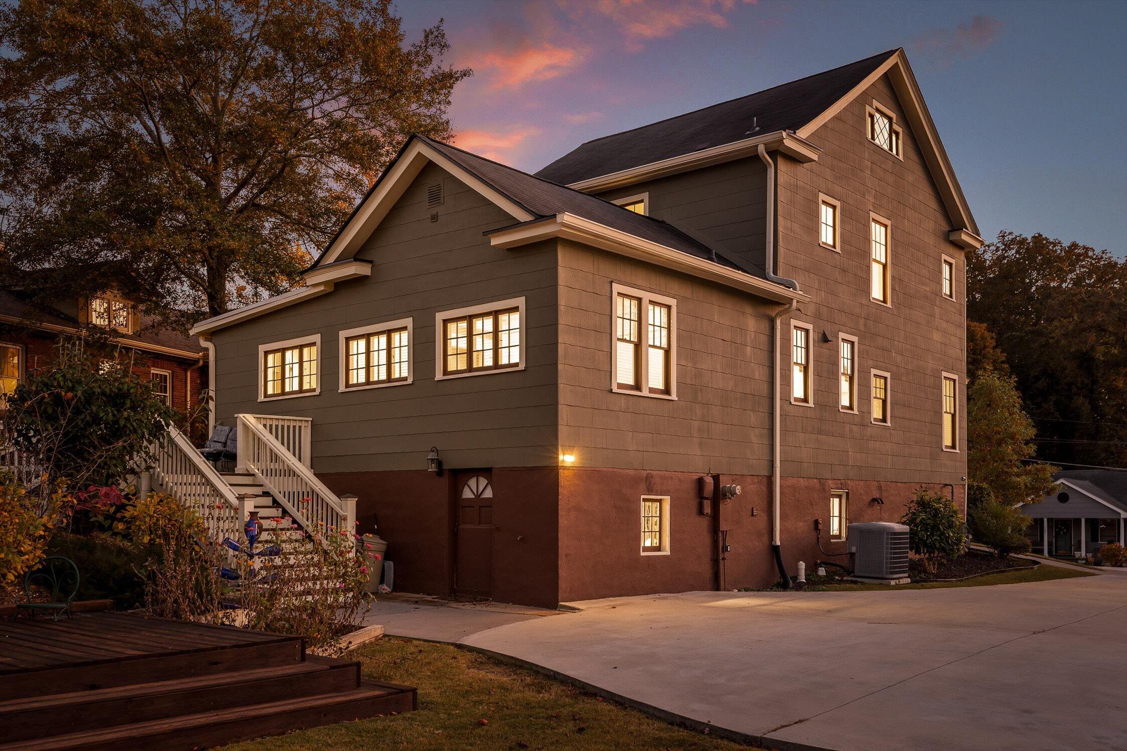 Chattanooga, Tennessee 37411, United States, 4 Bedrooms Bedrooms, ,3 BathroomsBathrooms,Residential,Active,239545