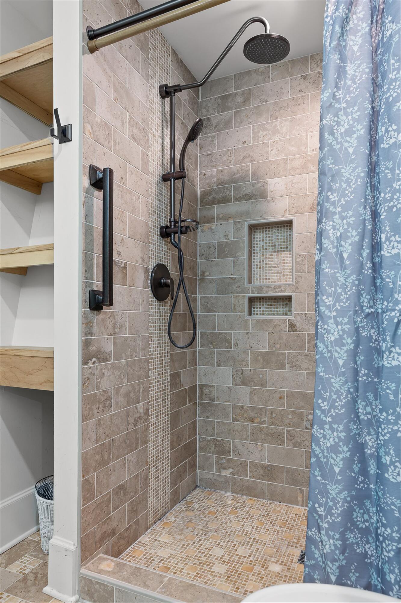 Chattanooga, Tennessee 37411, United States, 4 Bedrooms Bedrooms, ,3 BathroomsBathrooms,Residential,Active,239545