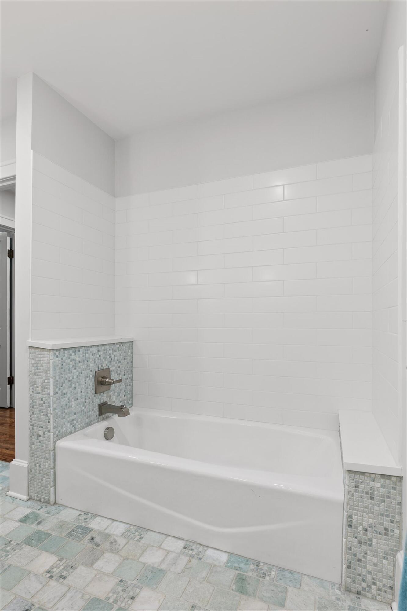 Chattanooga, Tennessee 37411, United States, 4 Bedrooms Bedrooms, ,3 BathroomsBathrooms,Residential,Active,239545