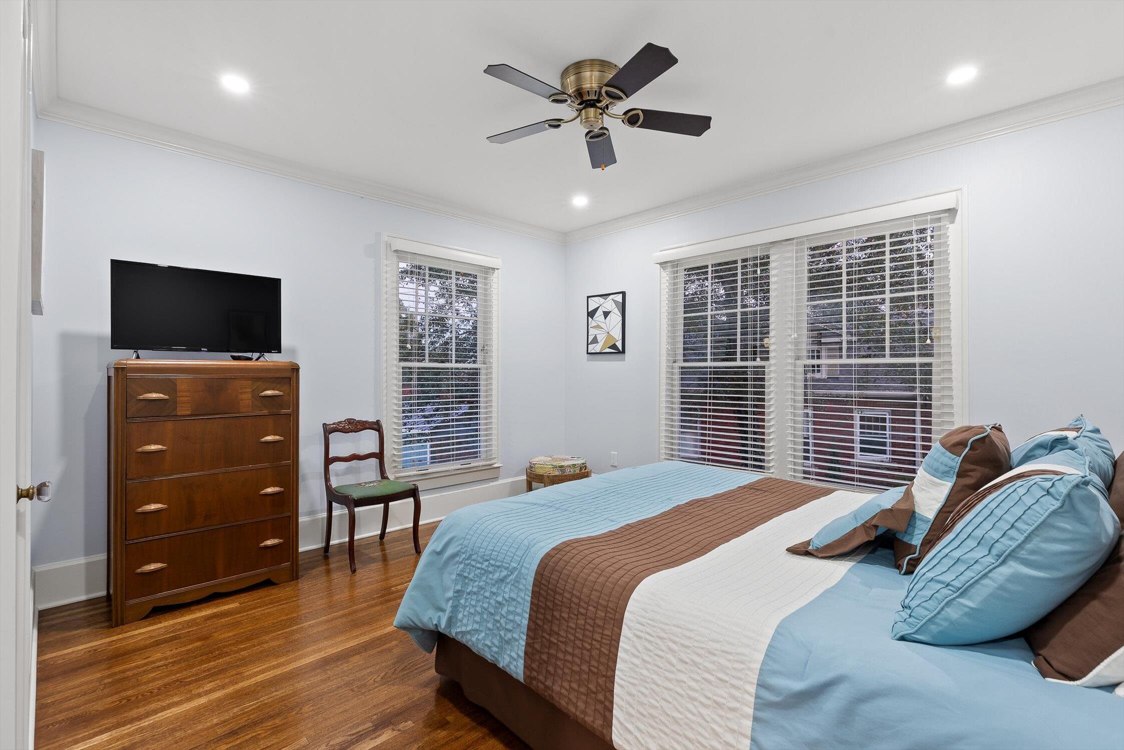 Chattanooga, Tennessee 37411, United States, 4 Bedrooms Bedrooms, ,3 BathroomsBathrooms,Residential,Active,239545