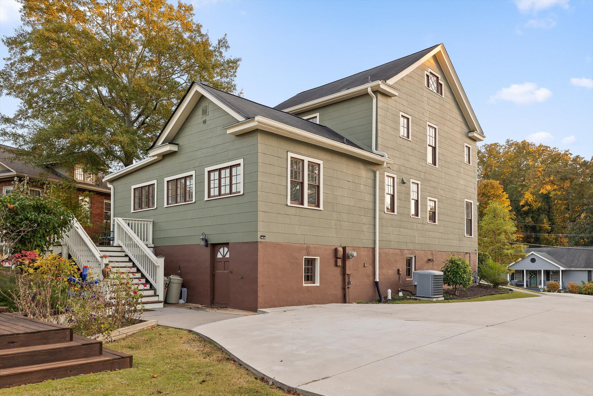 Chattanooga, Tennessee 37411, United States, 4 Bedrooms Bedrooms, ,3 BathroomsBathrooms,Residential,Active,239545