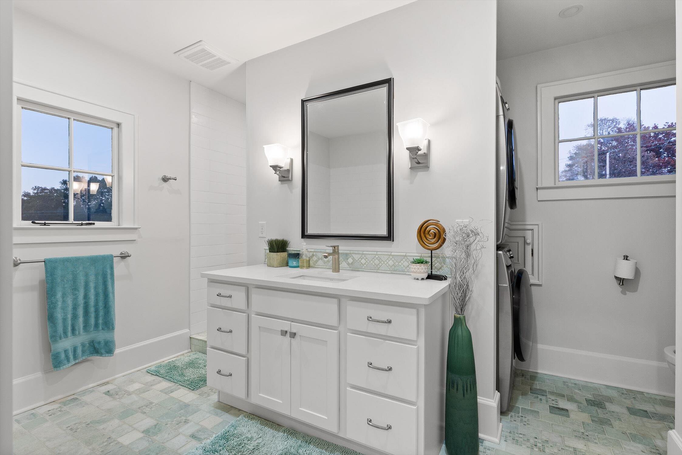 Chattanooga, Tennessee 37411, United States, 4 Bedrooms Bedrooms, ,3 BathroomsBathrooms,Residential,Active,239545