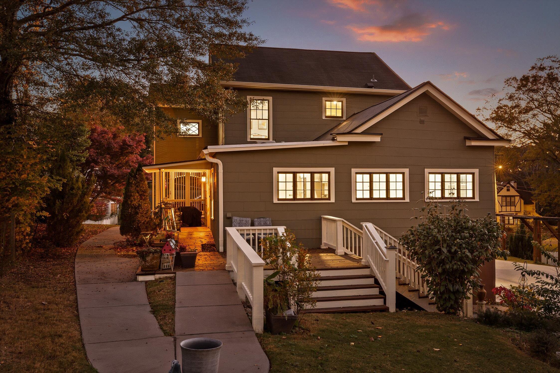 Chattanooga, Tennessee 37411, United States, 4 Bedrooms Bedrooms, ,3 BathroomsBathrooms,Residential,Active,239545