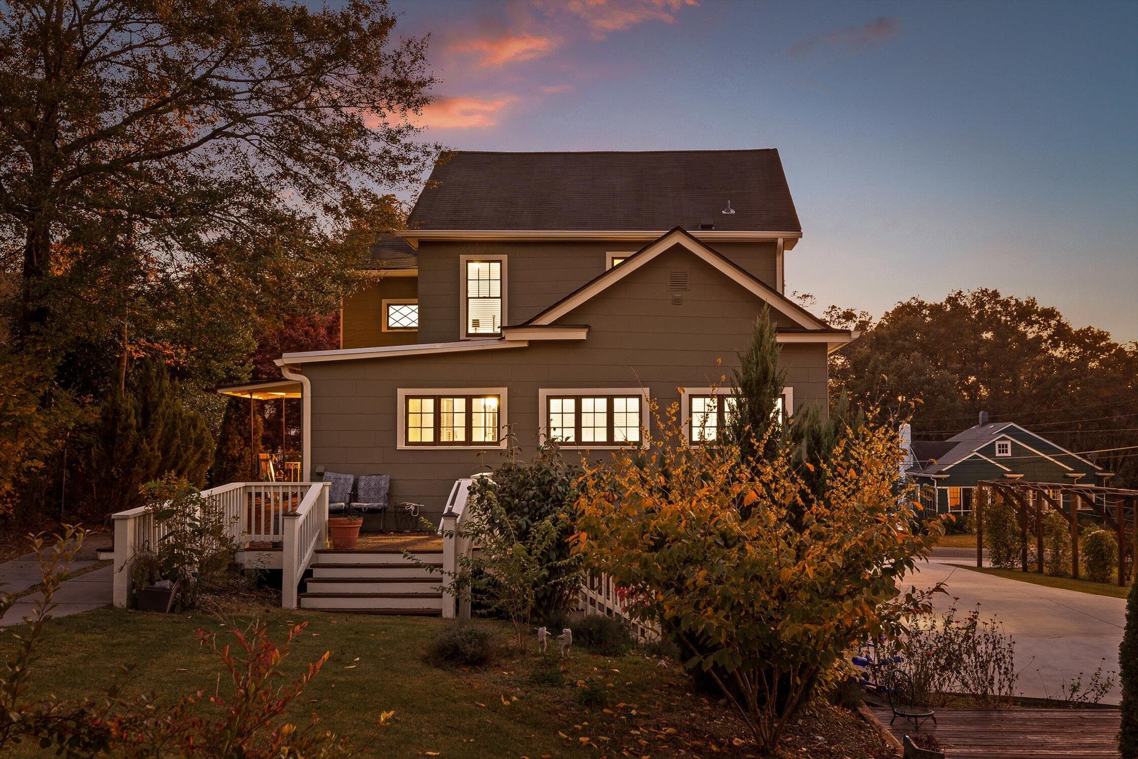 Chattanooga, Tennessee 37411, United States, 4 Bedrooms Bedrooms, ,3 BathroomsBathrooms,Residential,Active,239545