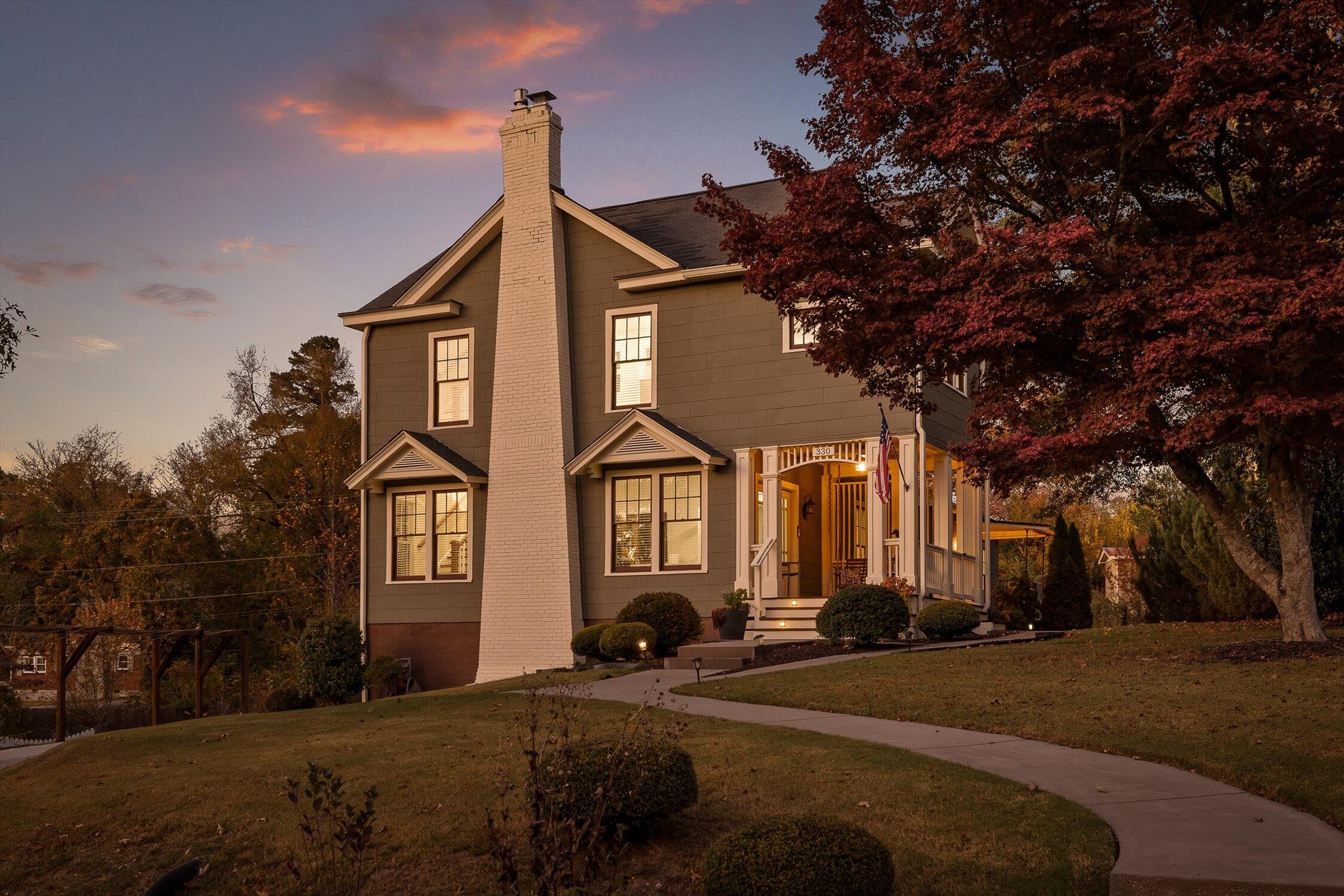 Chattanooga, Tennessee 37411, United States, 4 Bedrooms Bedrooms, ,3 BathroomsBathrooms,Residential,Active,239545