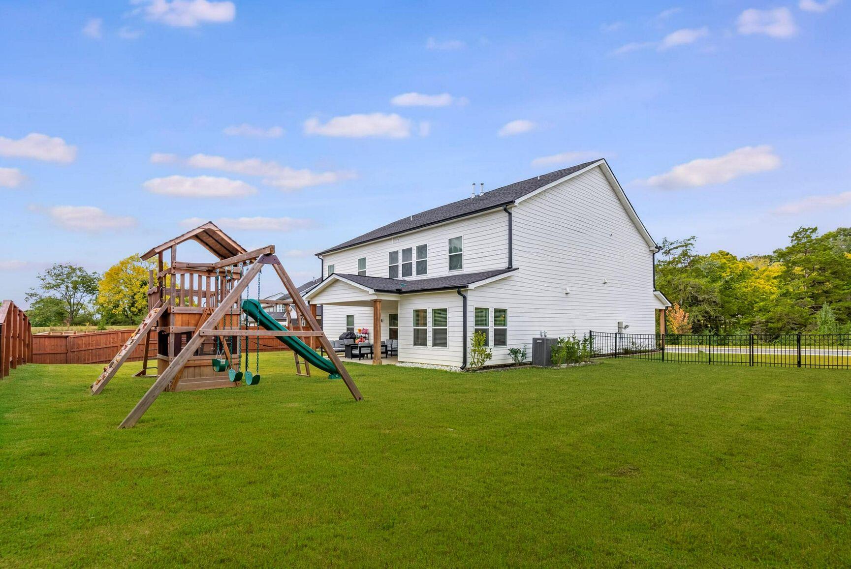 2040 Firelight Way
