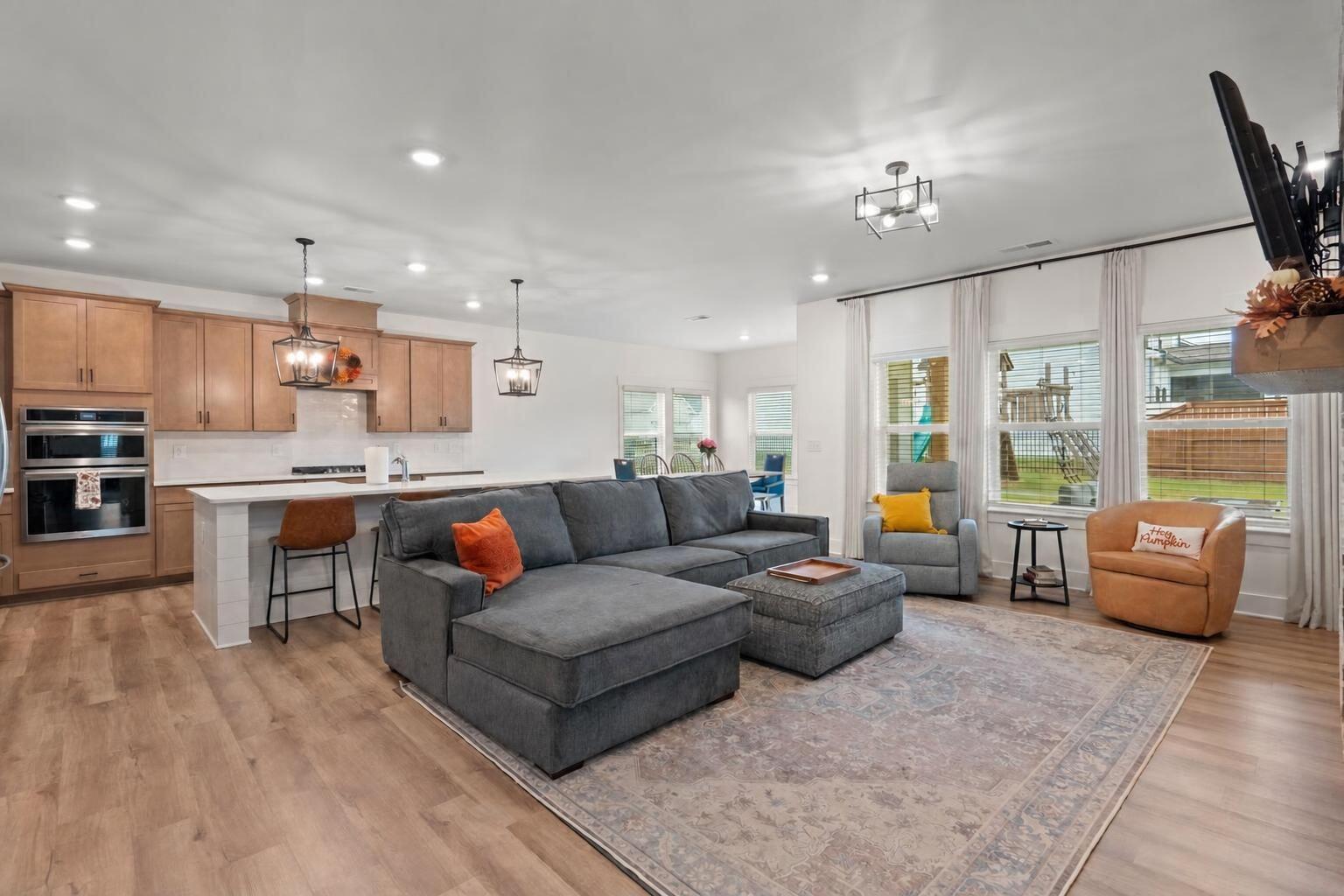 2040 Firelight Way