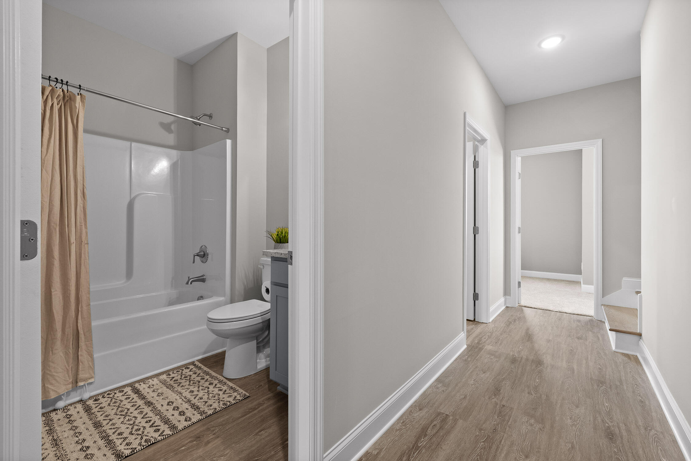 Chattanooga, Tennessee 37421, United States, 3 Bedrooms Bedrooms, ,3 BathroomsBathrooms,Residential,Active,628