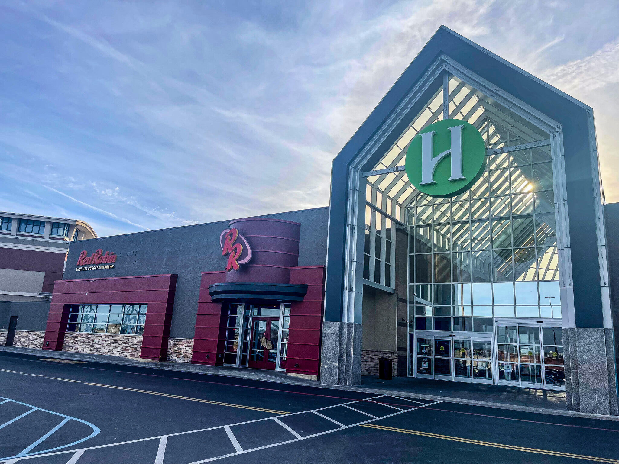 Chattanooga, Tennessee 37421, United States, 3 Bedrooms Bedrooms, ,3 BathroomsBathrooms,Residential,Active,628