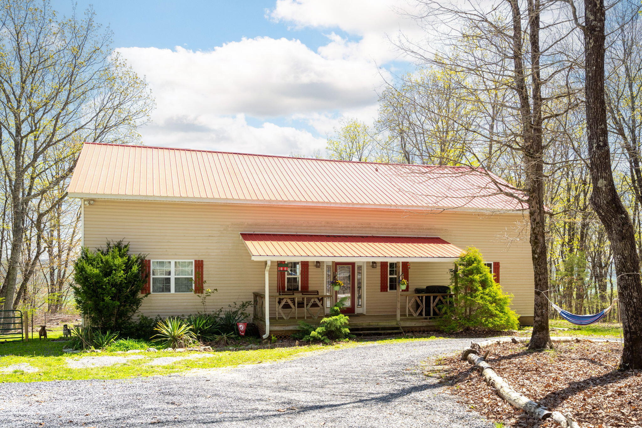 264 Harlee Vista Road, Pikeville, Tennessee image 1