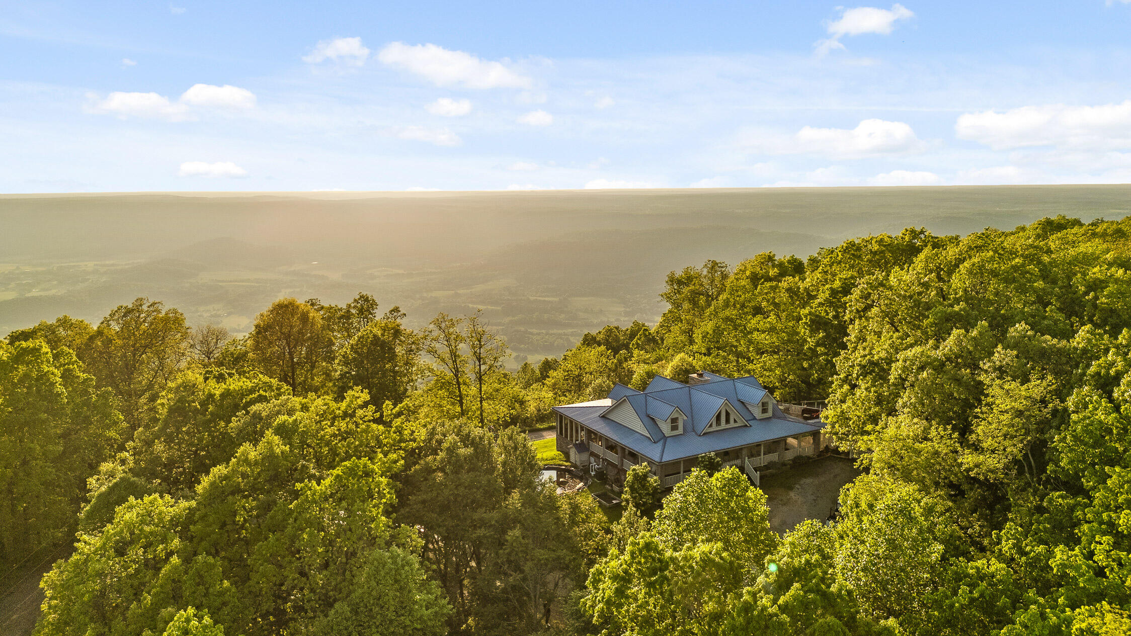 1938 Holloway Ridge Road, Spring City, Tennessee image 1