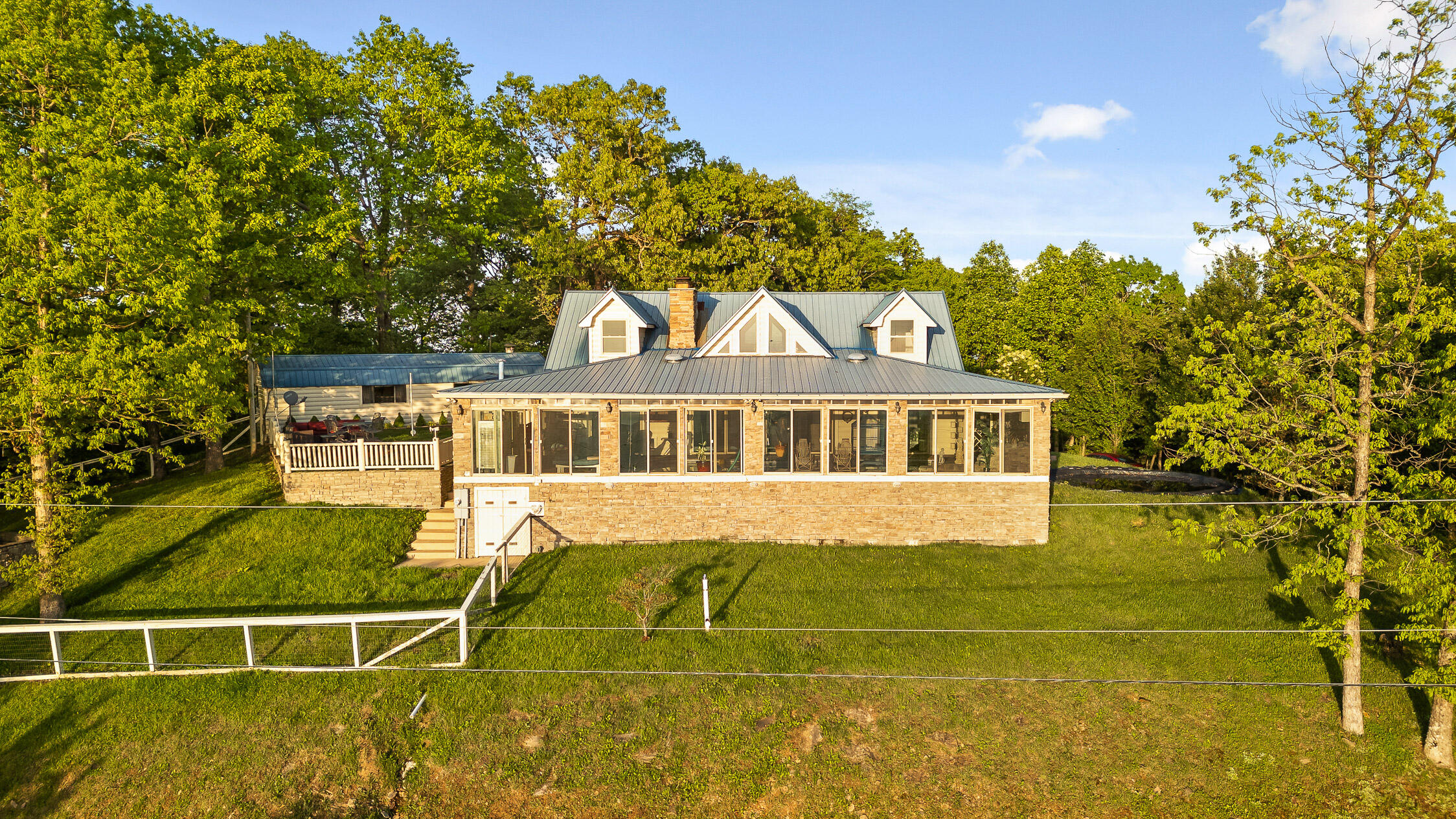 1938 Holloway Ridge Road, Spring City, Tennessee image 3