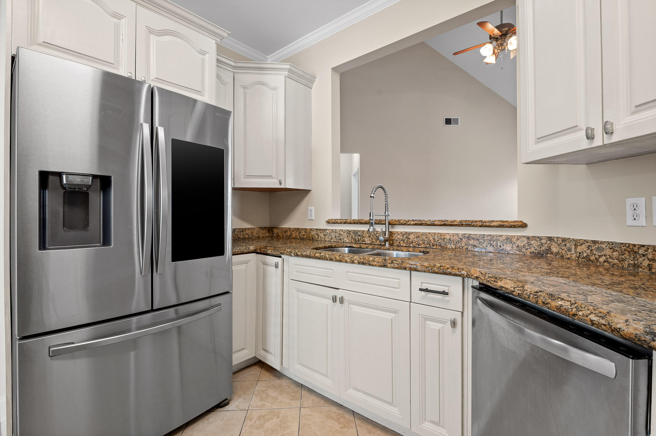 Chattanooga, Tennessee 37421, United States, 5 Bedrooms Bedrooms, ,3 BathroomsBathrooms,Residential,Active,82495