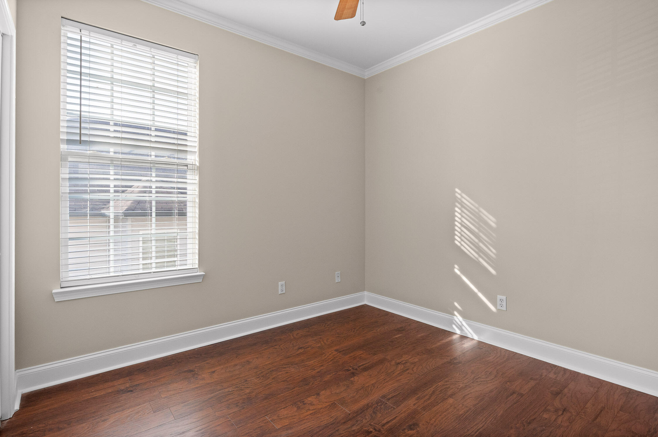 Chattanooga, Tennessee 37421, United States, 5 Bedrooms Bedrooms, ,3 BathroomsBathrooms,Residential,Active,82495