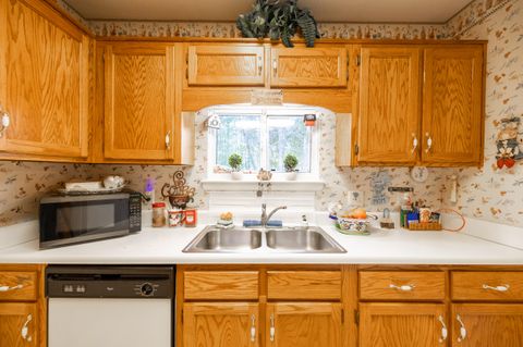 Tiny photo for 1127 Lenny Lane, Chattanooga, TN 37421 (MLS # 1527946)