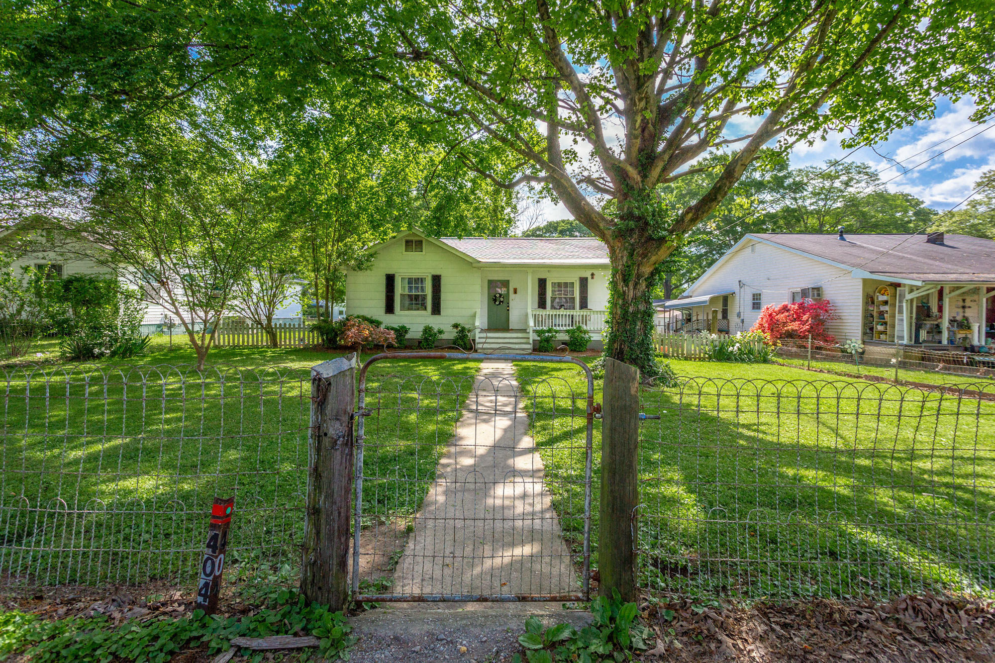 404 Crescent Avenue, Chickamauga, Georgia image 2