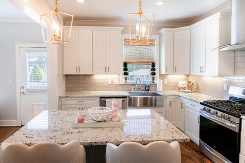 Tiny photo for 744 Gatti Lane, Chattanooga, TN 37405 (MLS # 1527061)