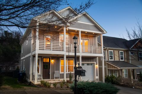 Photo of 744 Gatti Lane, Chattanooga, TN 37405 (MLS # 1527061)